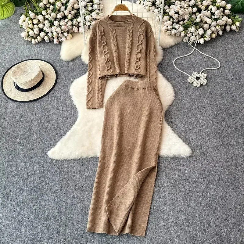 French Retro Female Two-Piece Set Casual Pleated Solid Pattern Single Shoulder Halter Top Open Half Skirt Knitted Autumn Loose