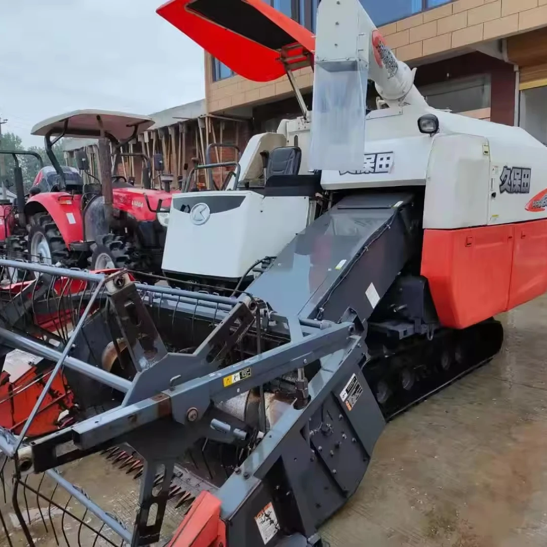 Used Kubota Harvester with Small Horsepower Kubota Pro688 Wheat Harvest Machine Hot Sell