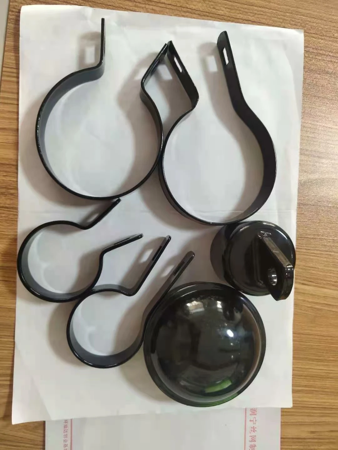 Hot dipped galvanized PVC chain link fence fittings brace band rail end loop cap chain link fence accessories fork latch collar