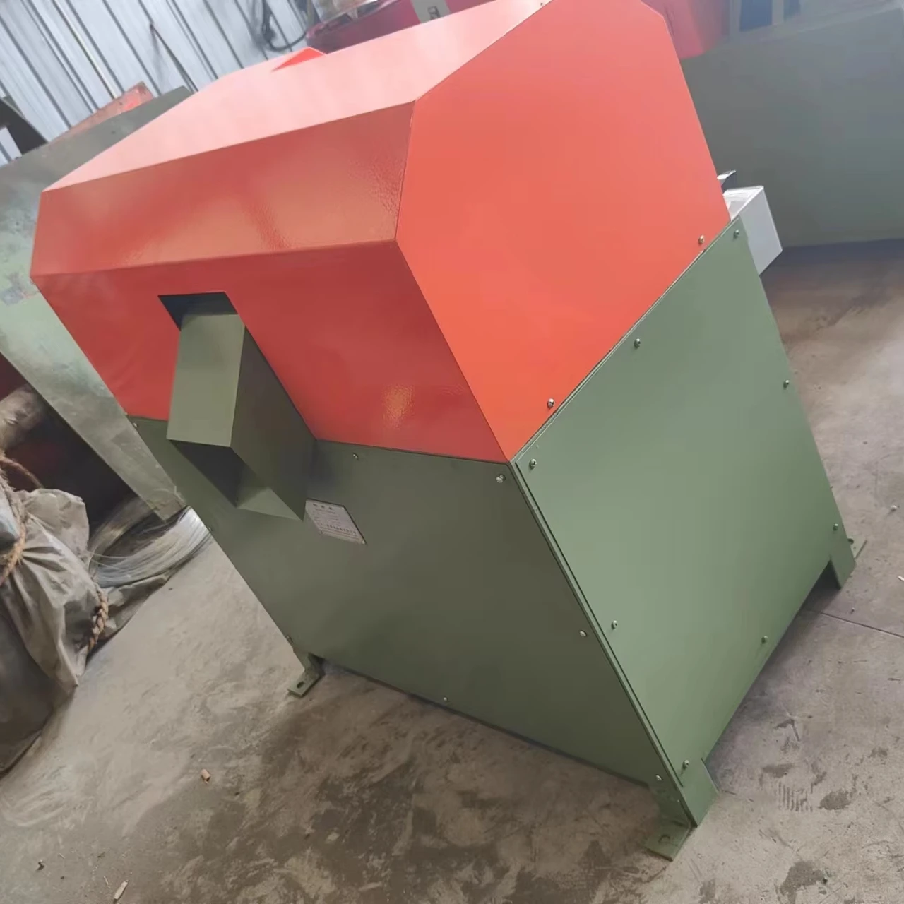 tire shredding waste tire cutting machine whole tire recycling machine