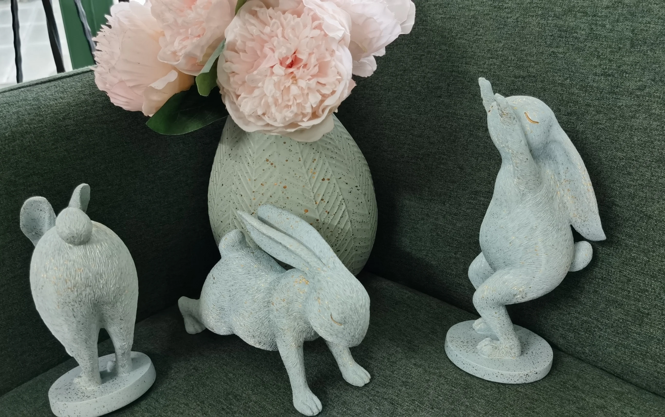 Toy Animal Home Decor Room Decor Items Rabbit Statue Sculpture Polyresin Yoga Rabbit Animal Sculpture Resin Crafts
