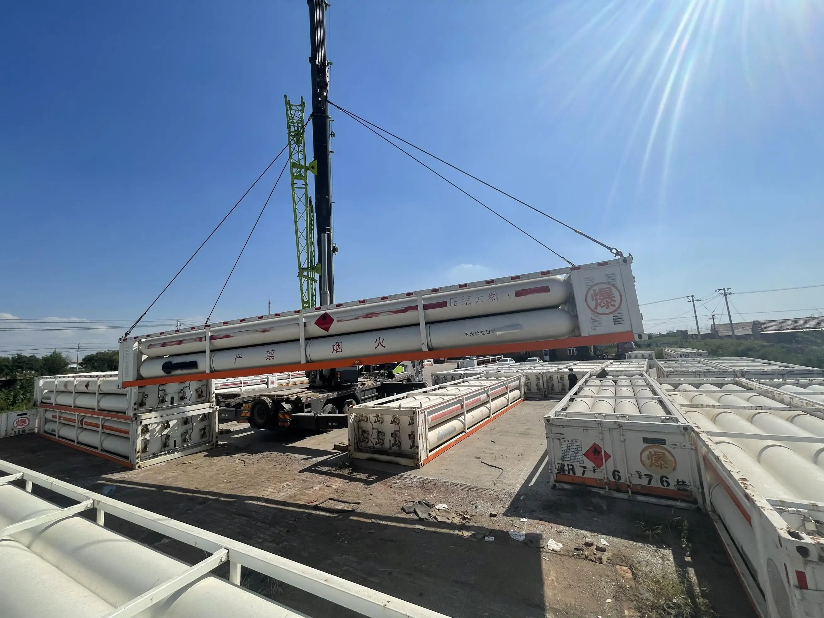 The Best Price 3 axle 6 tubes CNG truck gas tank trailers trailer for Natural Gas transporting