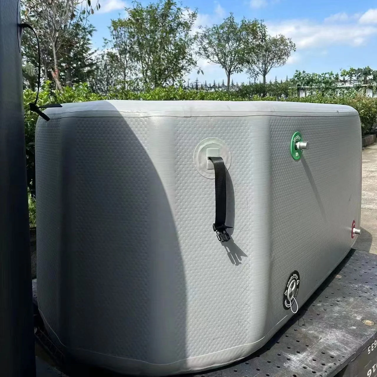 PVC Inflatable Portable Ice Bucket Folding Ice Bath Tub With Cooling System For Adults Selling ice bath cold plunge pod Spa Bath