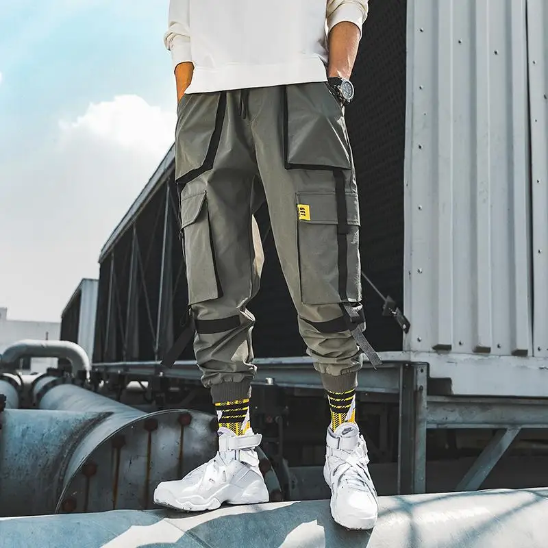 2021 spring summer fashion new design  mens loose fit cargo pants with 6 pockets strips tape accept custom logo