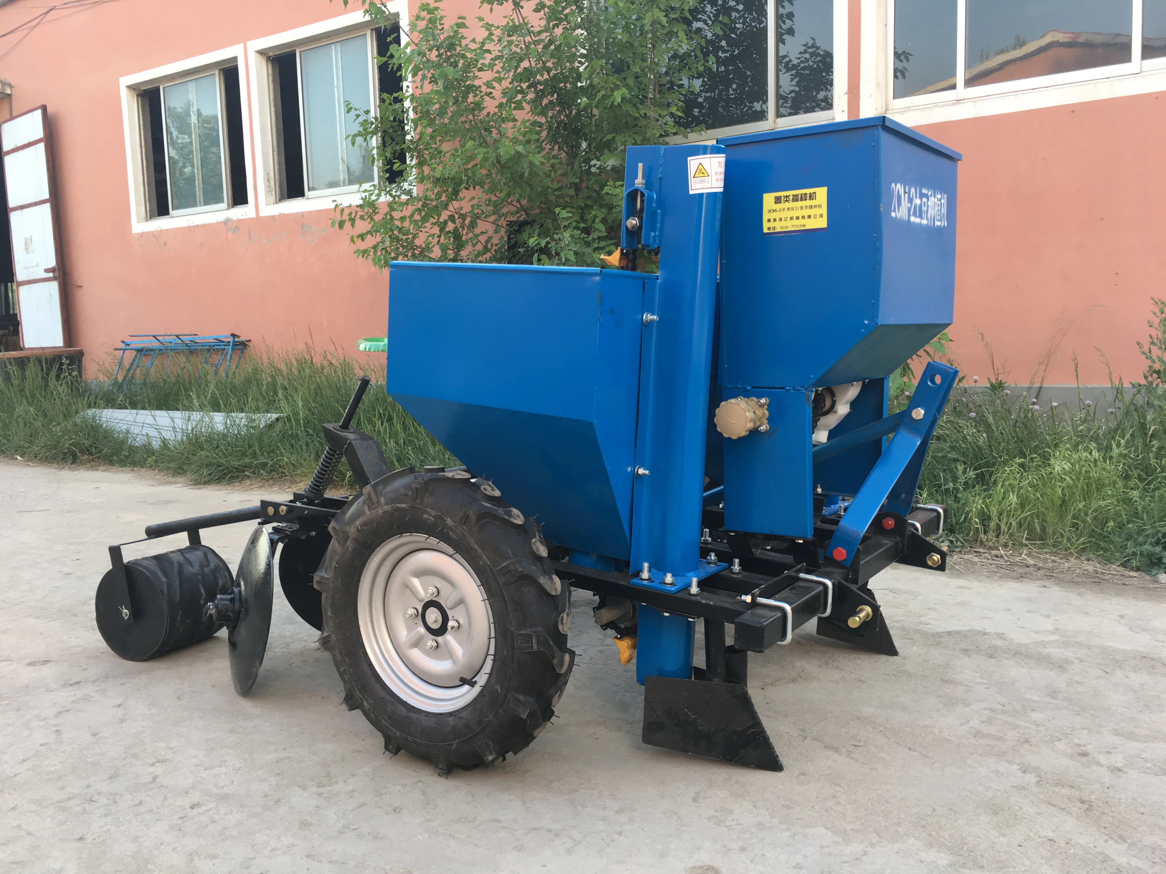 tractor 3 point mounted potato planter with fertilizer function