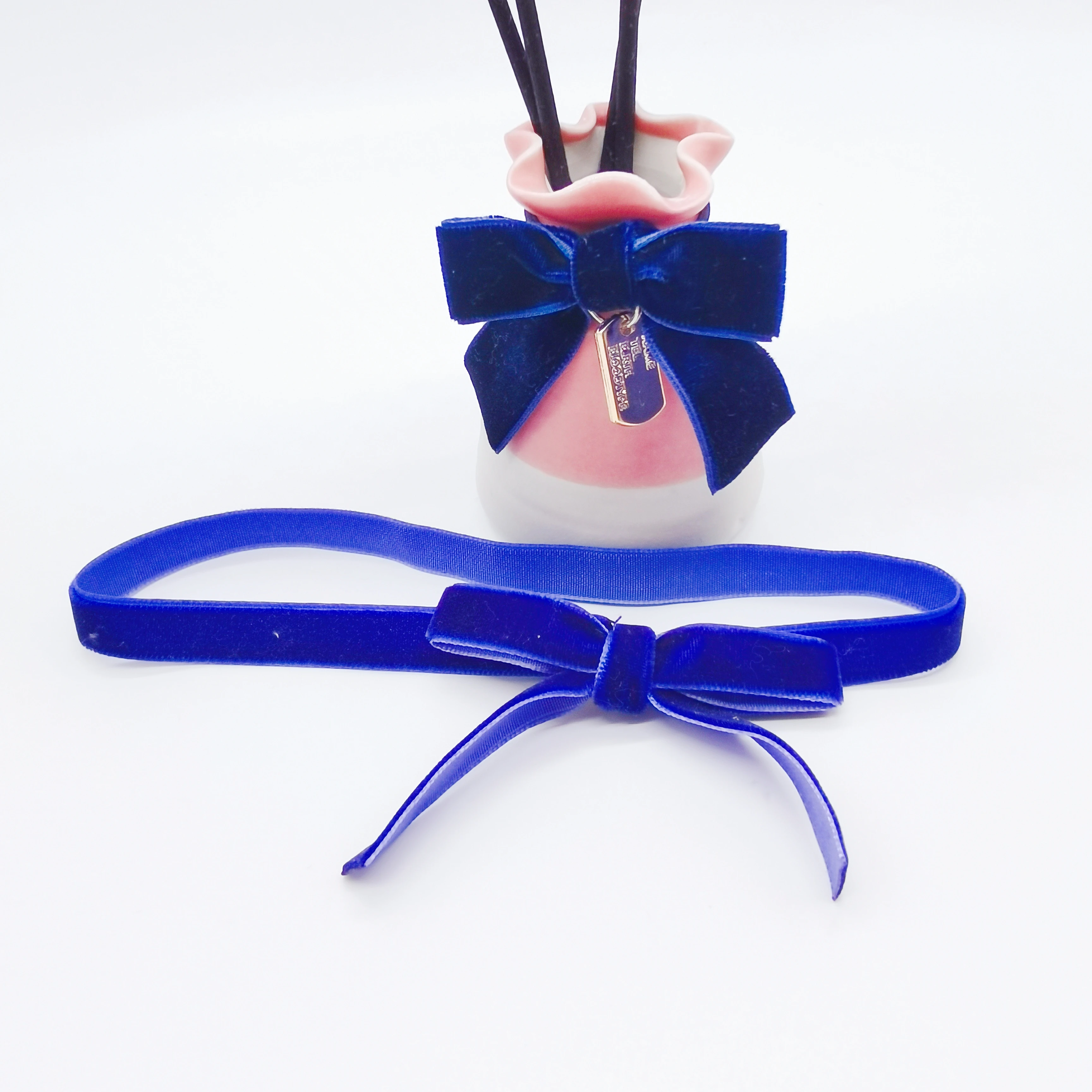 Best Price Factory Pre-tied Wholesale High-Quality Velvet Ribbon Bows for Gift Decoration Bottle Neck Tied