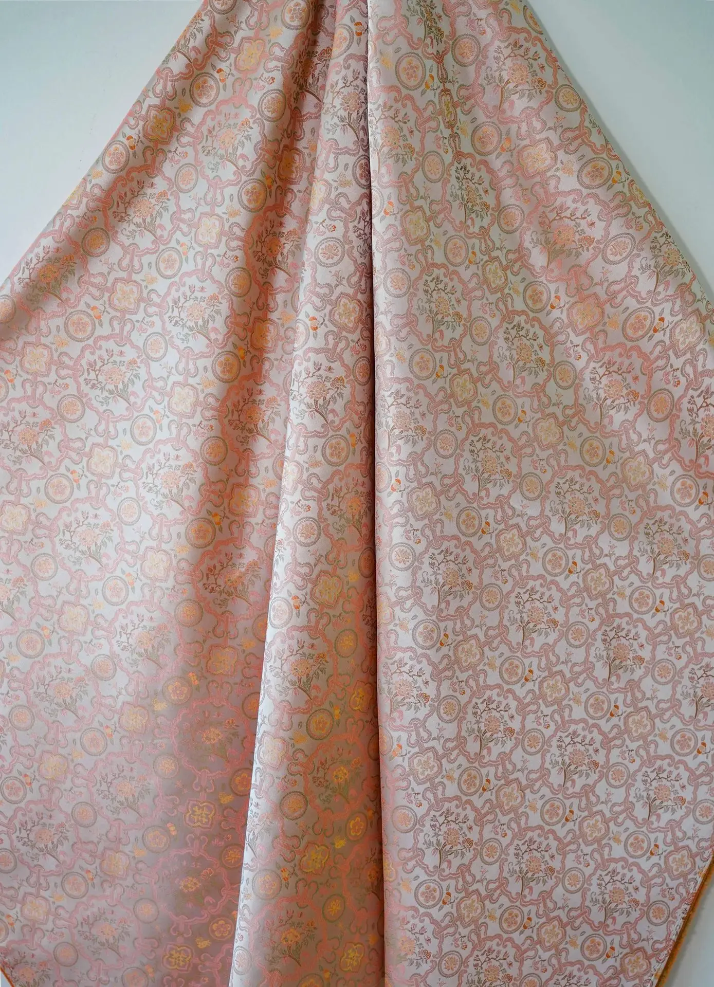 New Design China Textile Supplier 100%Polyester Woven Jacquard Fabric