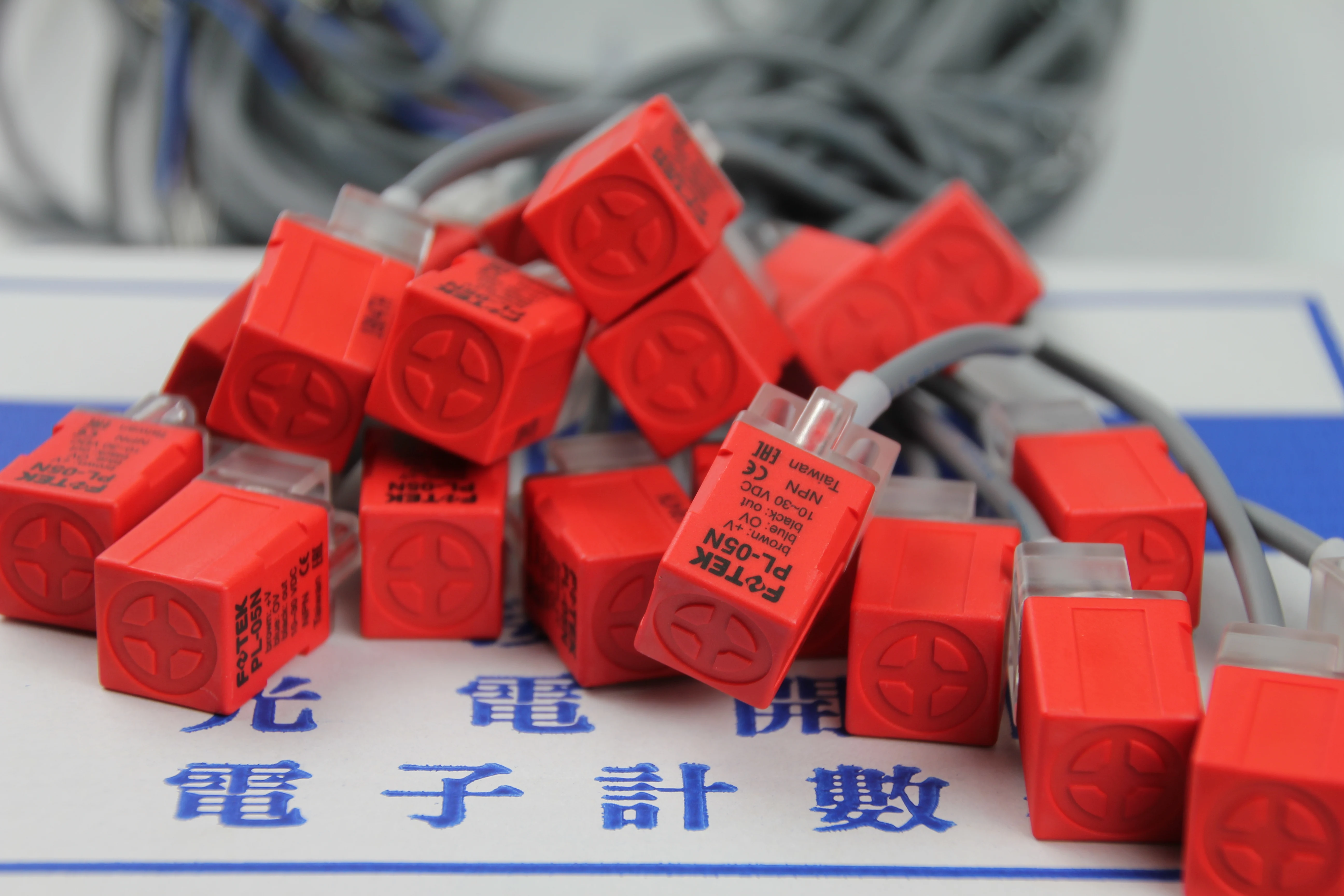 FOTEK Square Proximity Switch PL-05N NPN. NO Normally Open Detection Distance 5 mm Sensor