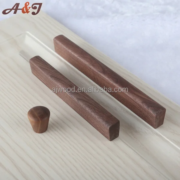 Black walnut handle.png