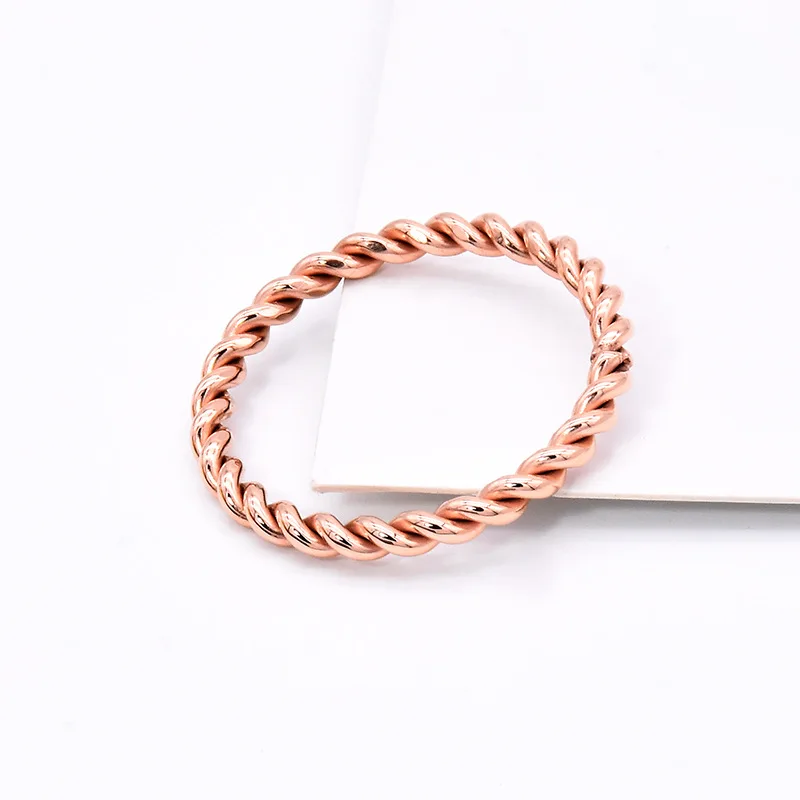 Korean Fashion Simple Stainless Steel Rose Gold Ring Women Adjustable Shell Titanium Steel Hollow Ring Twist With Diamond