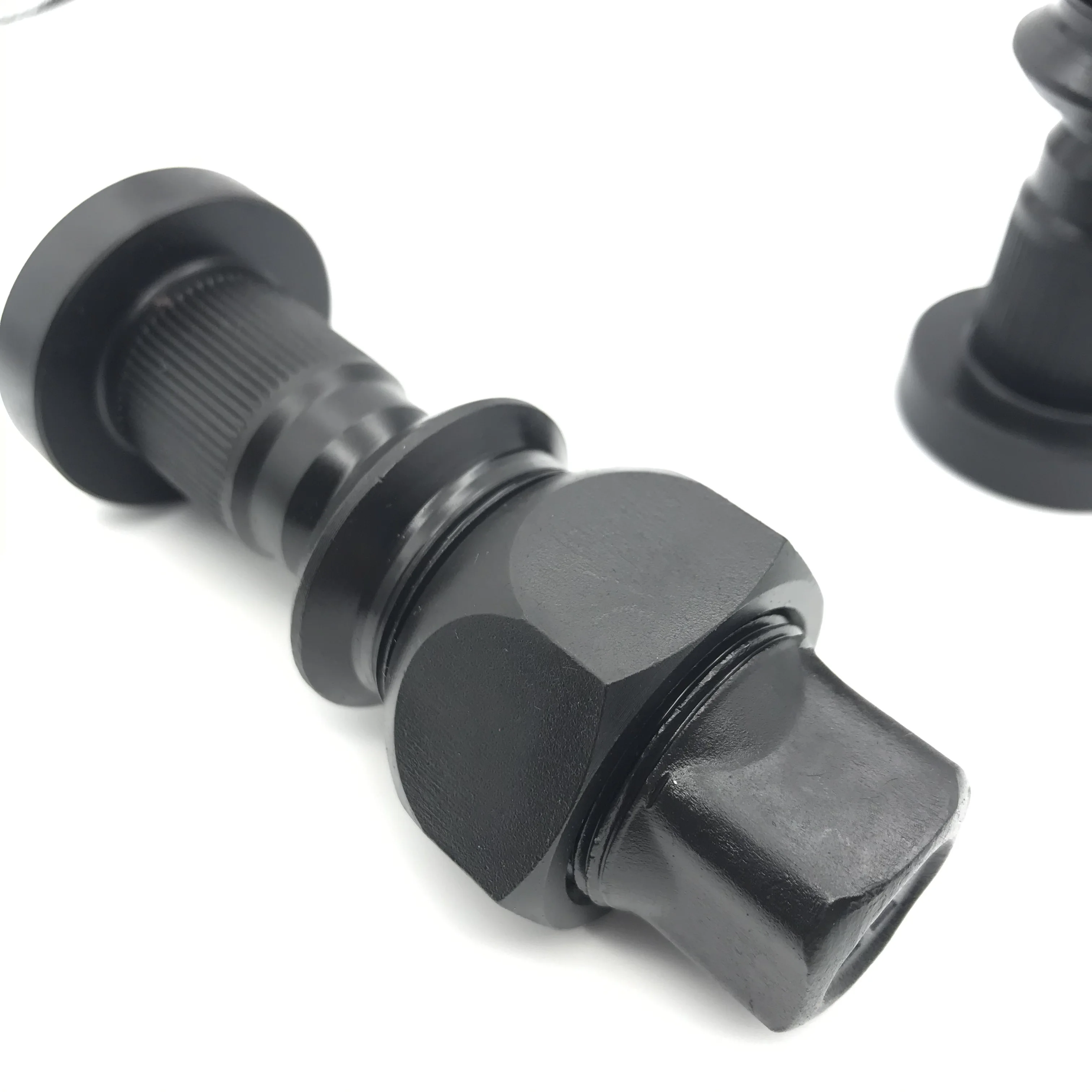 Chinese Manufacture high quality grade 12.9 wheel bolt and nut for Heavy truck