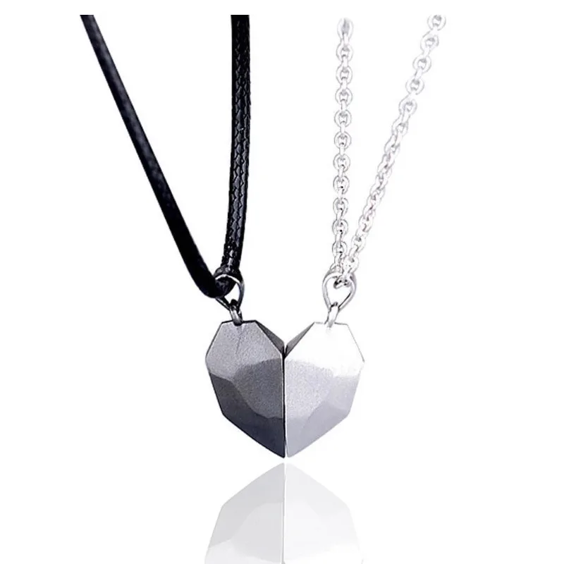 Couple love magnet necklaces set 2024 fashion new wishing stone pendant clavicle chain heart shaped necklaces women