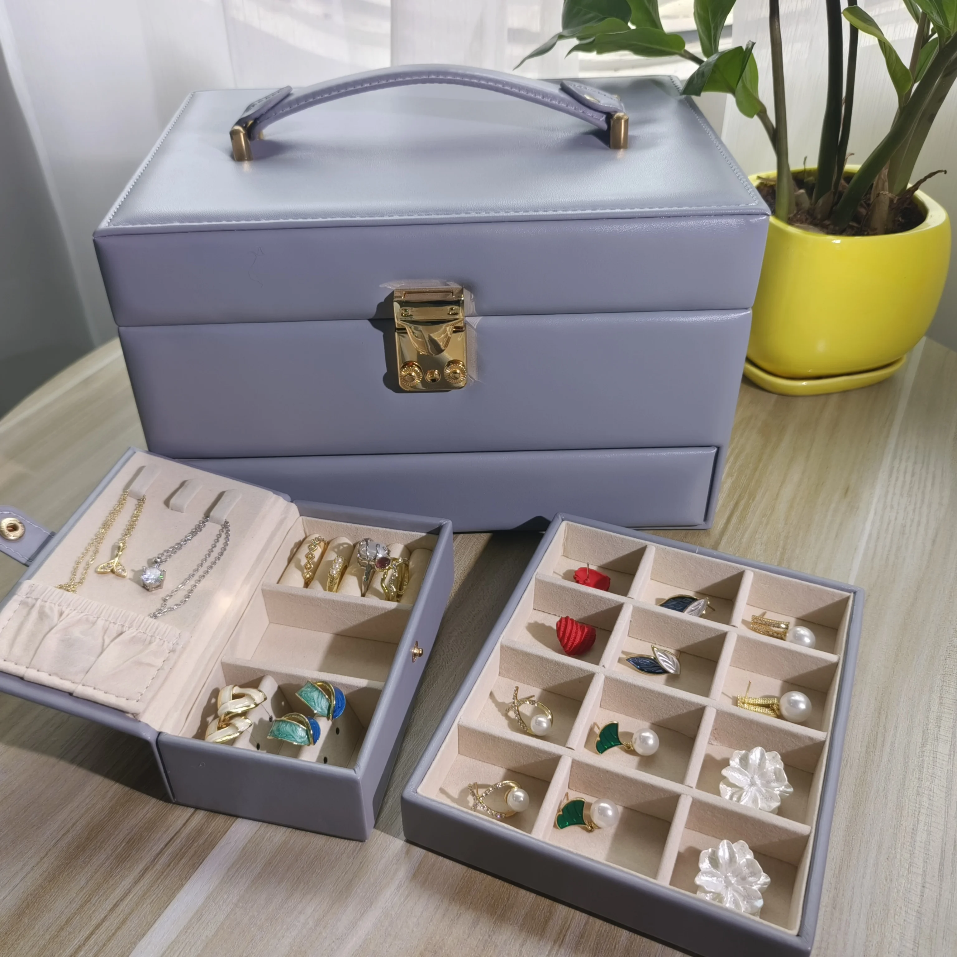 Wholesale High Quality Durable Travel Coded Lock PU Jewelry Carrying Case Large Jewelry Storage Case Jewelry Suitcase With Tray