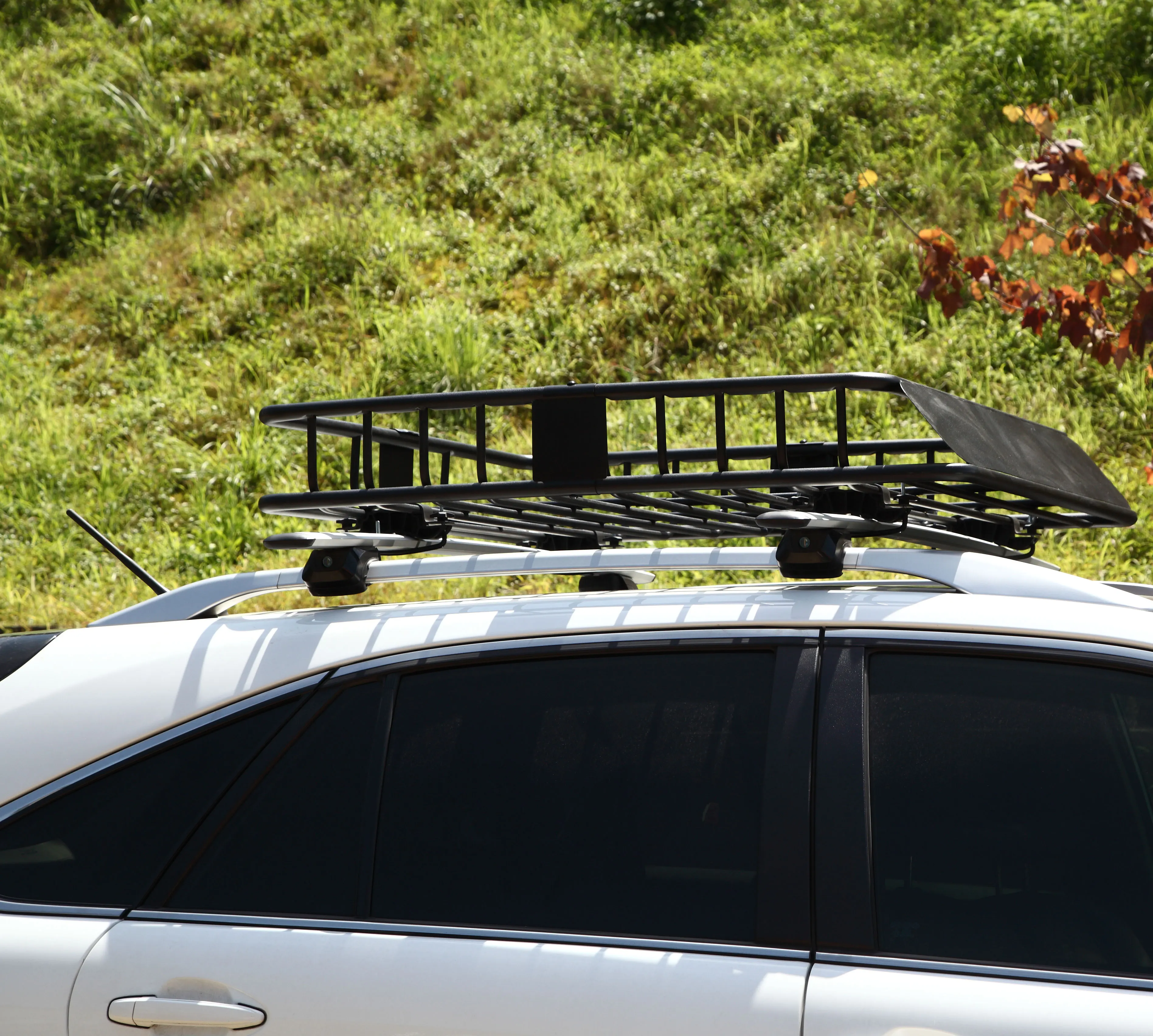 Hot Selling Black Steel Roof Rack Roof top Cargo Carrier Car Top Luggage Holder Carrier Basket SUV Storage