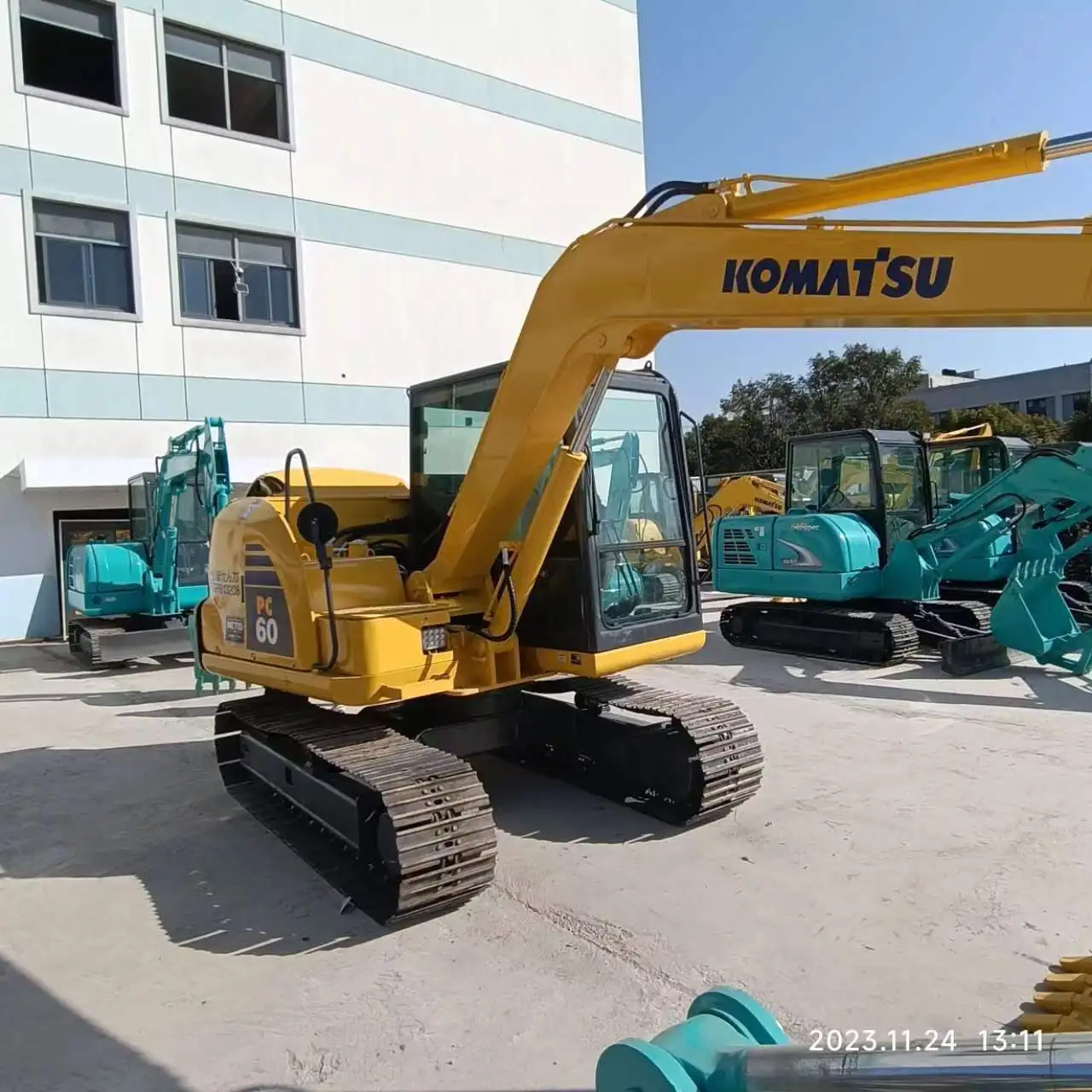 Дешевая цена японский гусеничный гидравлический экскаватор Komatsu PC60 для продажи