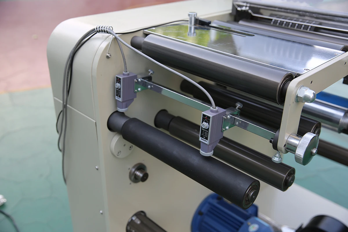 320 small paper roll slitting machine