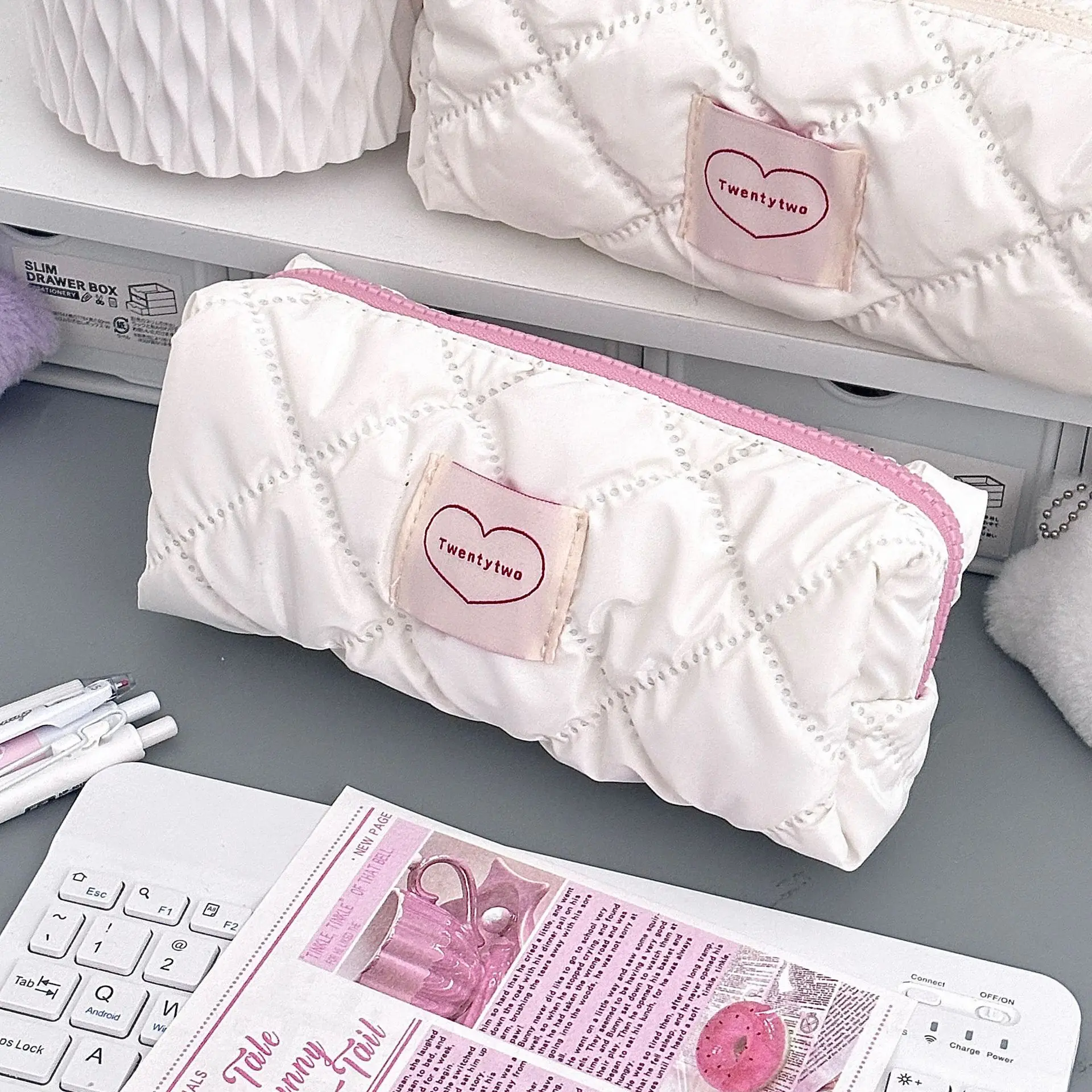 New Korean Style Soft Fluffy Pen Bag With Zipper Cute Cartoon Pinkish-White Heart Symbol Pencil Cases Bags