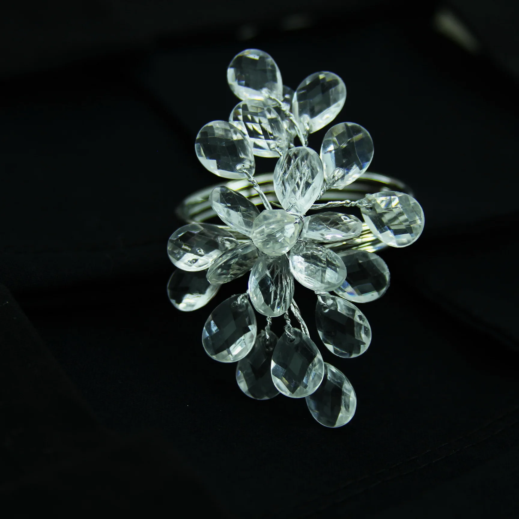 crystal acrylic flower napkin ring, decoration napkin holder
