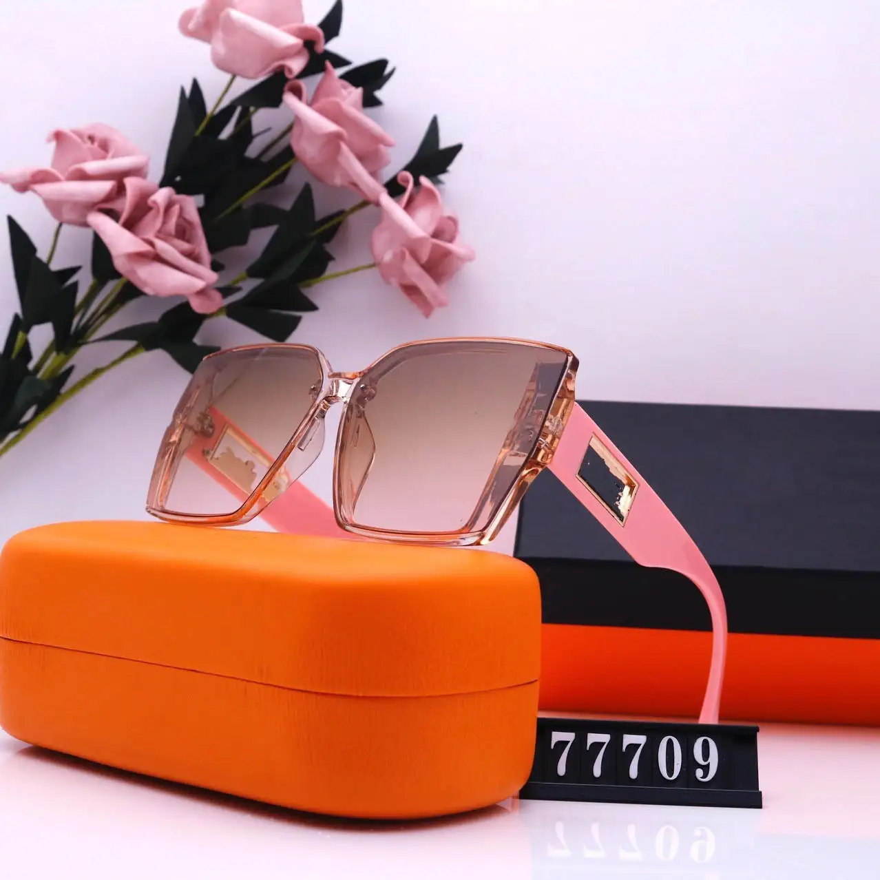 Manufacturers Sell Weekly Specials Designer Sunglasses Famous Brands For Men And Women Luxury Brand Sunglasses trade Price