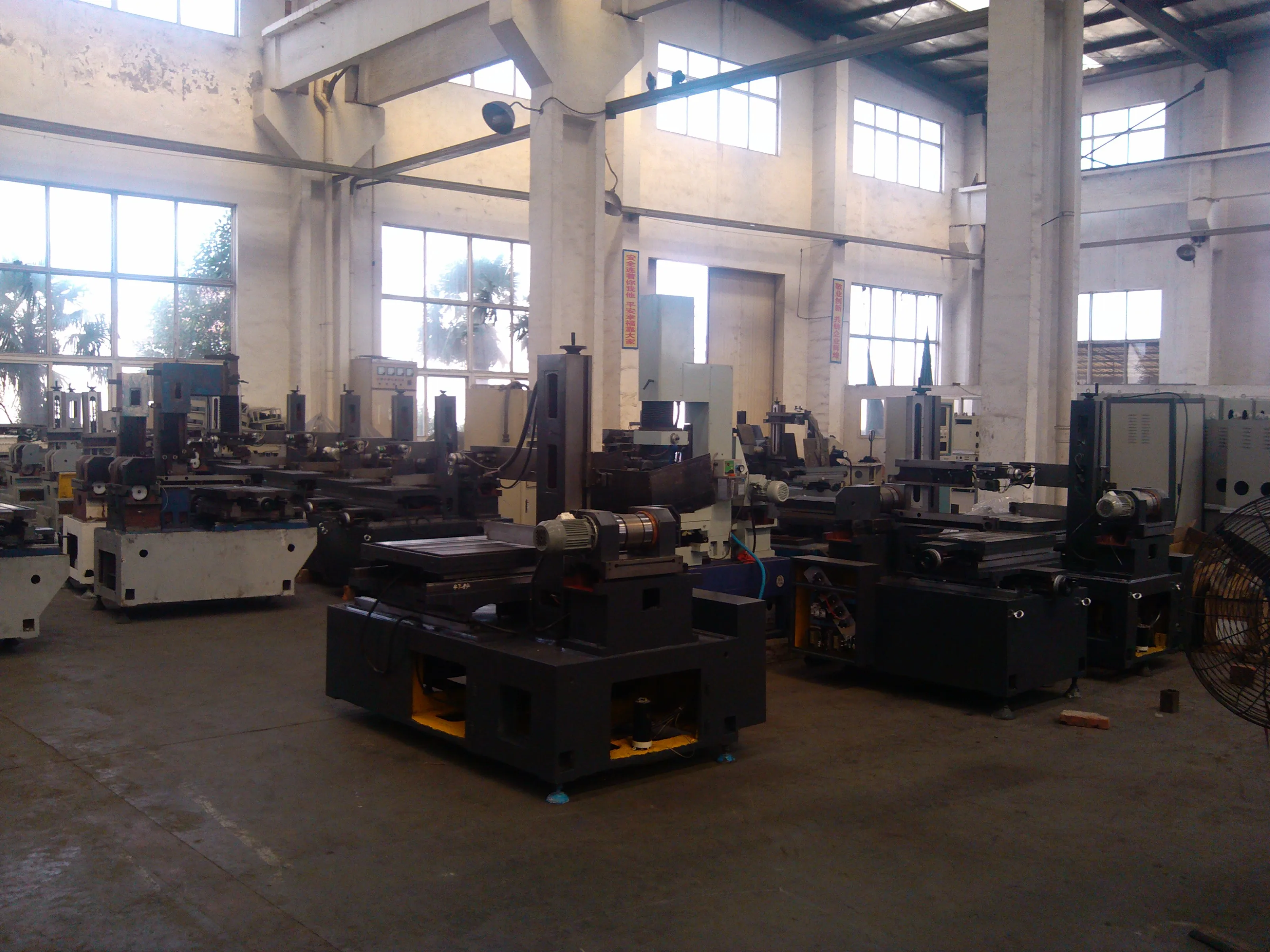 Hot Sale dk77 wire cut edm machine automatic cnc edm machine cnc edm wire cutting machine price for sale