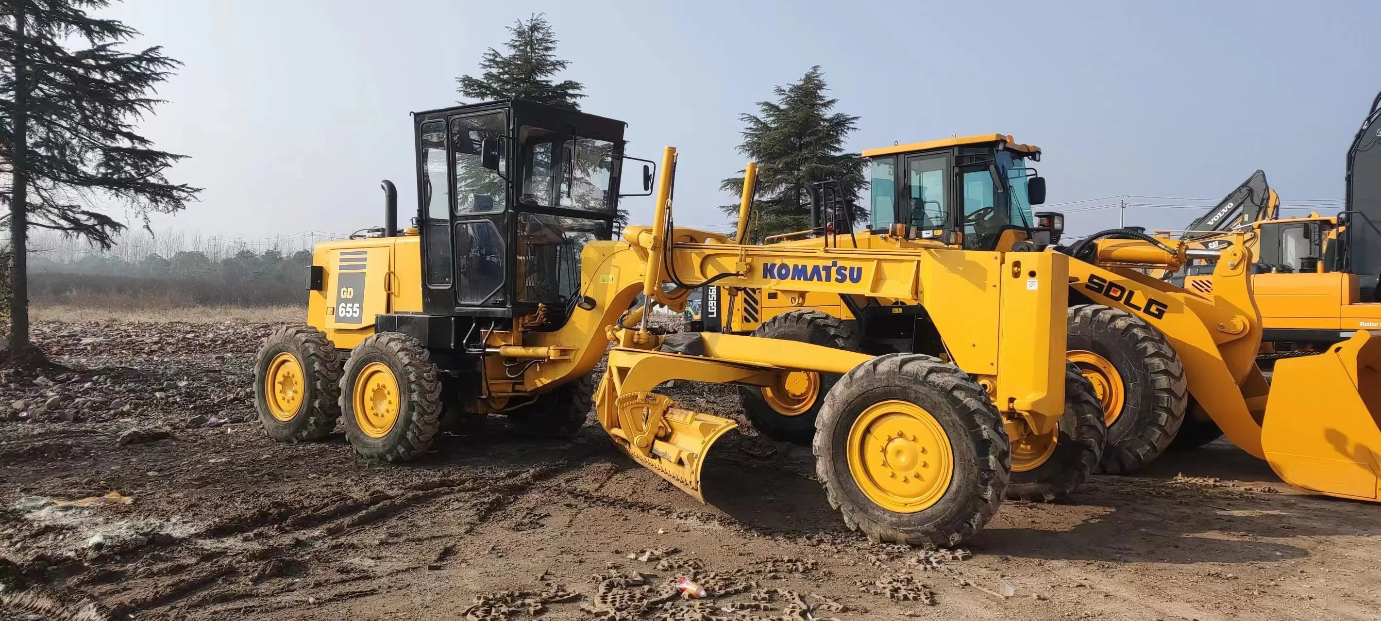 Used KOMATSU GD655 motor grader for canted surfaces strong power high quality