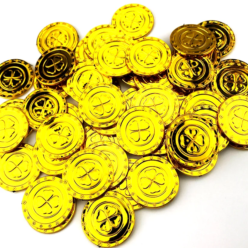 Новые пластиковые зеленые и позолоченные монеты на удачу в честь Дня Святого Патрика