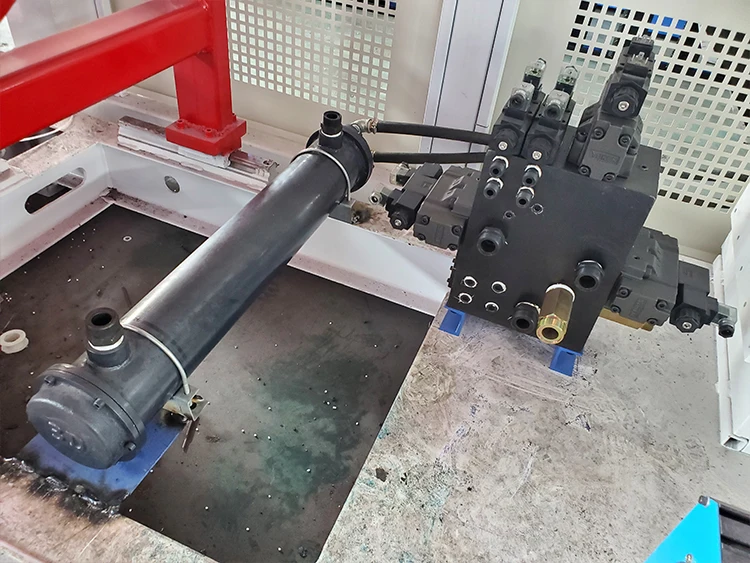 Plastic Hdpe 20/25 Litre Jerry Can Making Machine 20L Jerrycan Bottle Extrusion Blow Moulding Molding Manufacturers Machine