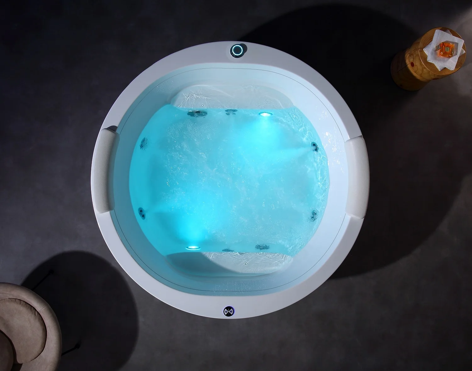 European Style 2 Person Round Freestanding Multifunctional Massage Spa Bathtub With Waterfall