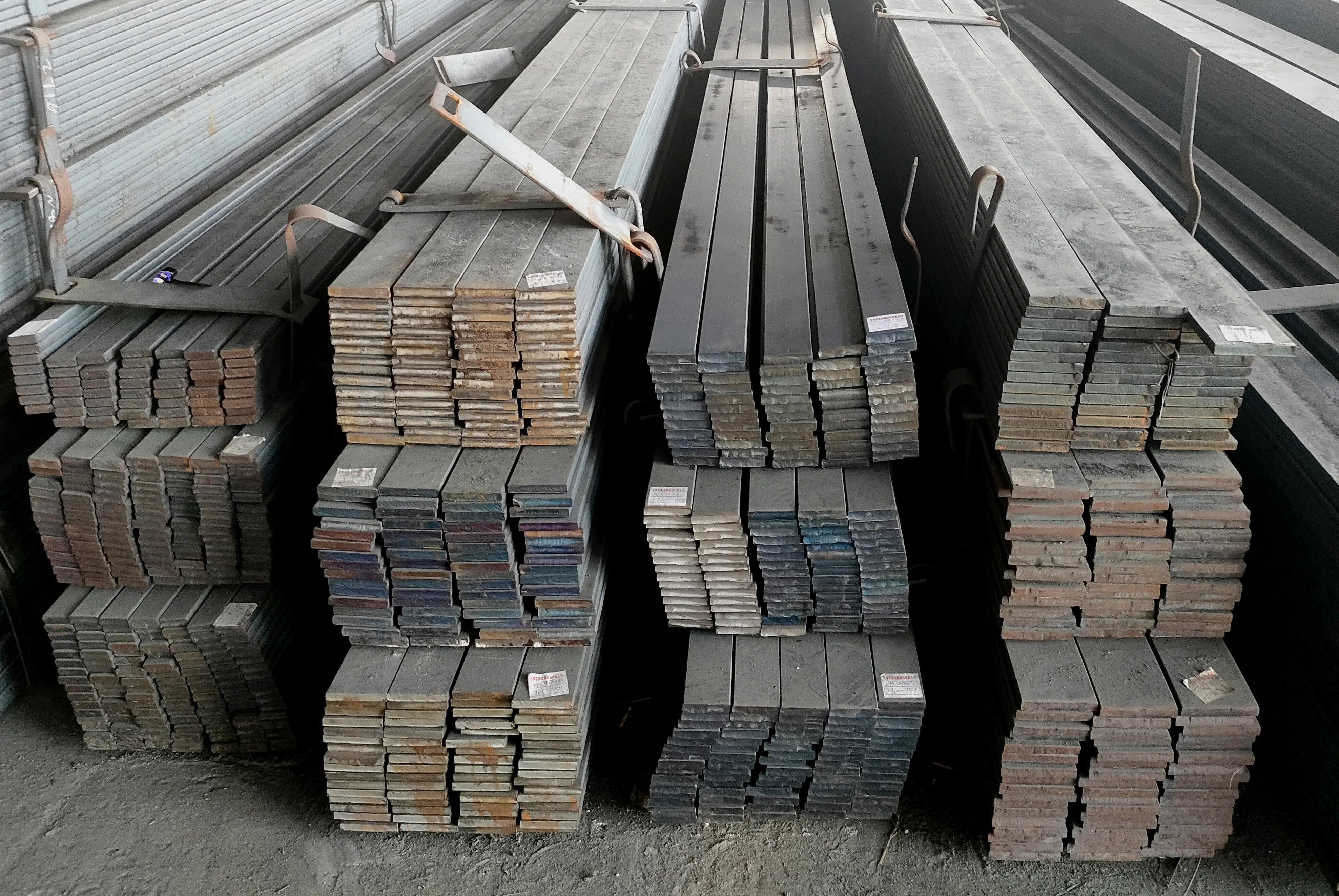 Пружинная сталь Q195 Q215 Q235b Q345b Ss400 Astm A36 горячекатаный перфорированный плоский
