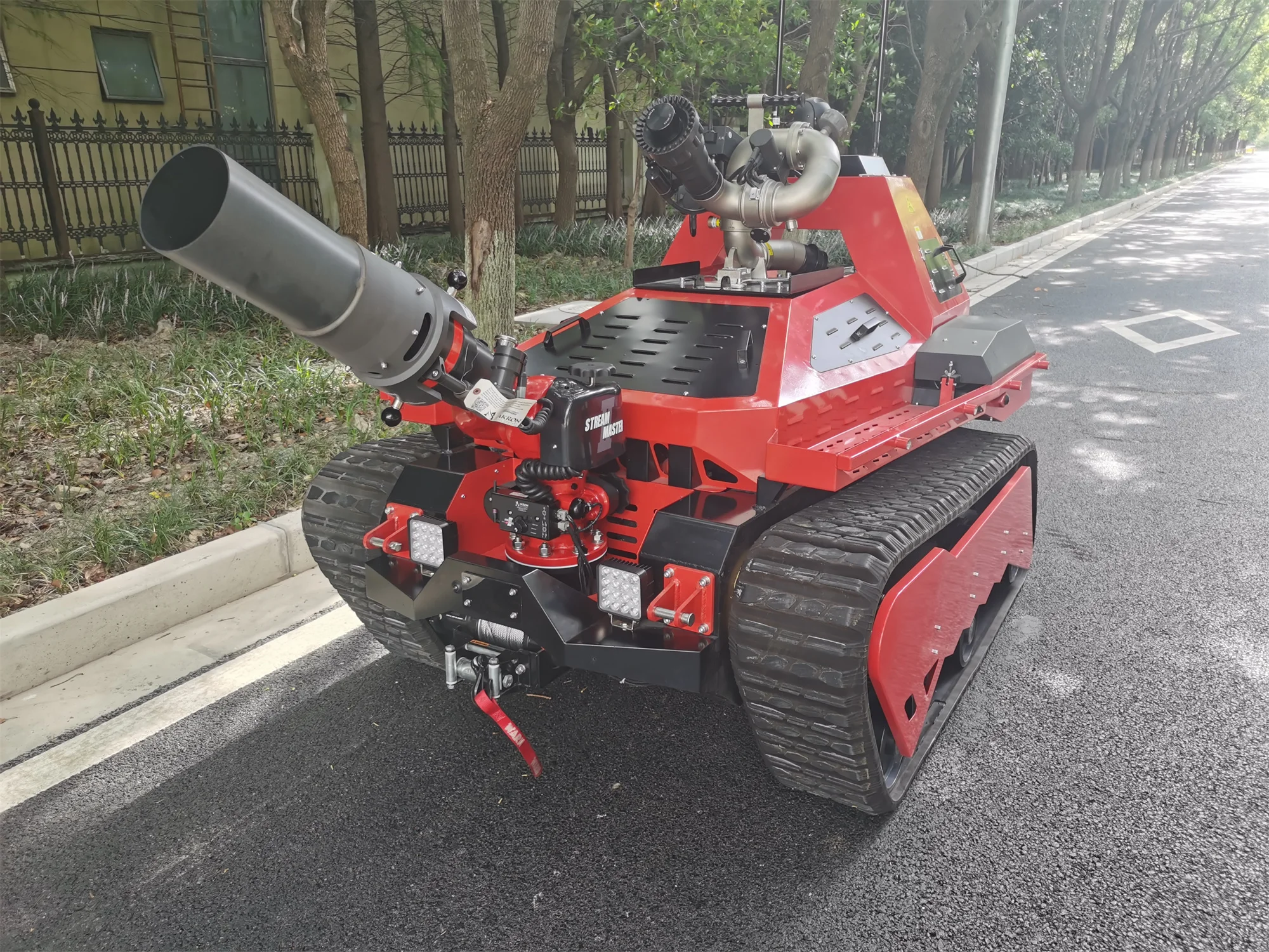 Intelligent Firefighting Double Monitors Rescue Explosion-Proof Extinguishing Reconnaissance Robots For Sale