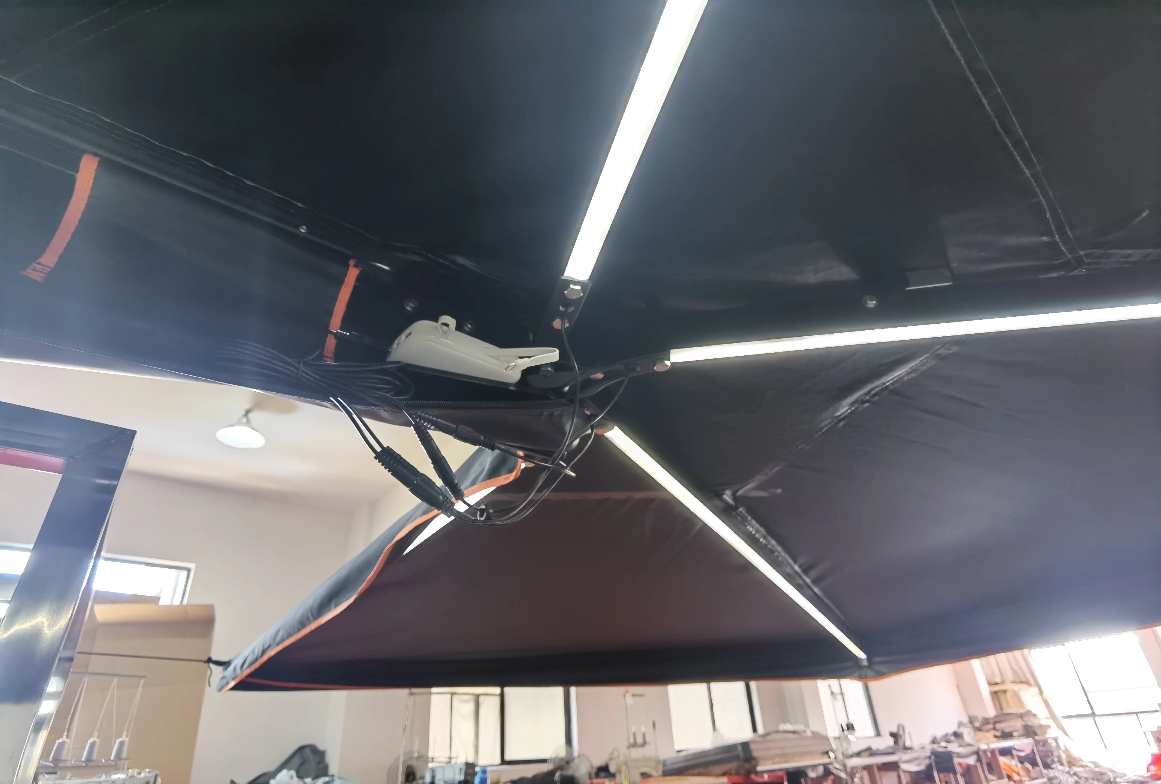 L High quality outdoor camping 270 degree awning 4x4 car tent with LED light