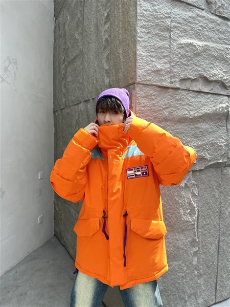 OEM Custom Design Hooded Heavy Designer Puff Padded Coat  Oversized Unisex Down Bubble Winter Black Custom Men Puffer Jacket