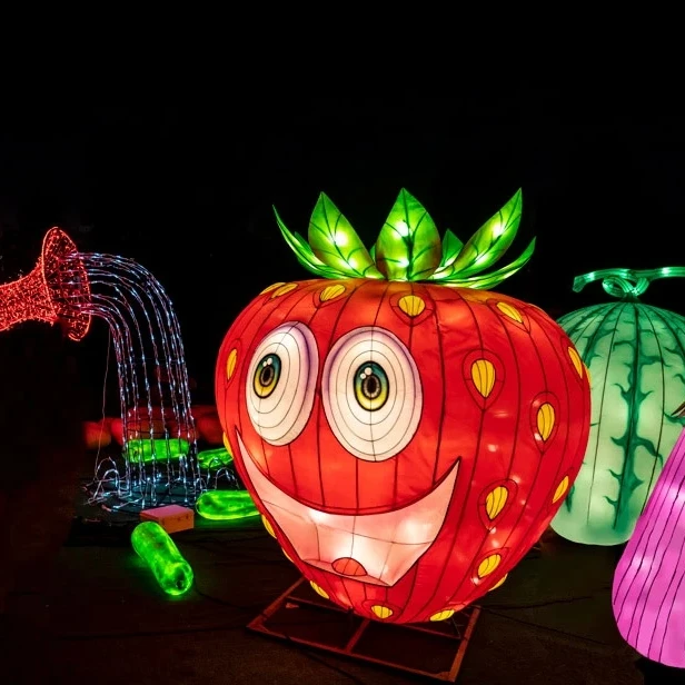 Giant Botany-Shape Silk Lantern Strawberry for Garden Lighting Ramadan Festival Party Decorations Motif Lights on Sale