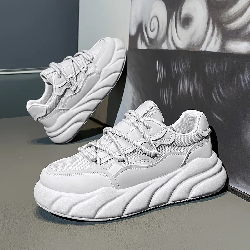 2025 Chinese shoe manufacturer for spring new design casual sneakers stylish versatile summer high end men trendy shoes