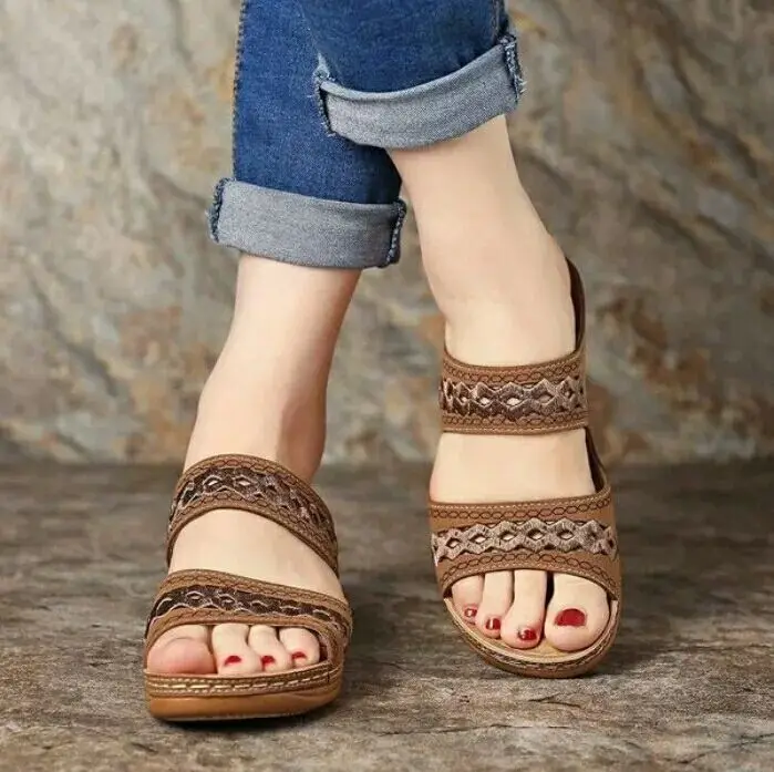 Dropshipping Chinese Factory Price Women Slippers Shoes Spring Muffin Thick Sole Pu Leather Slipper