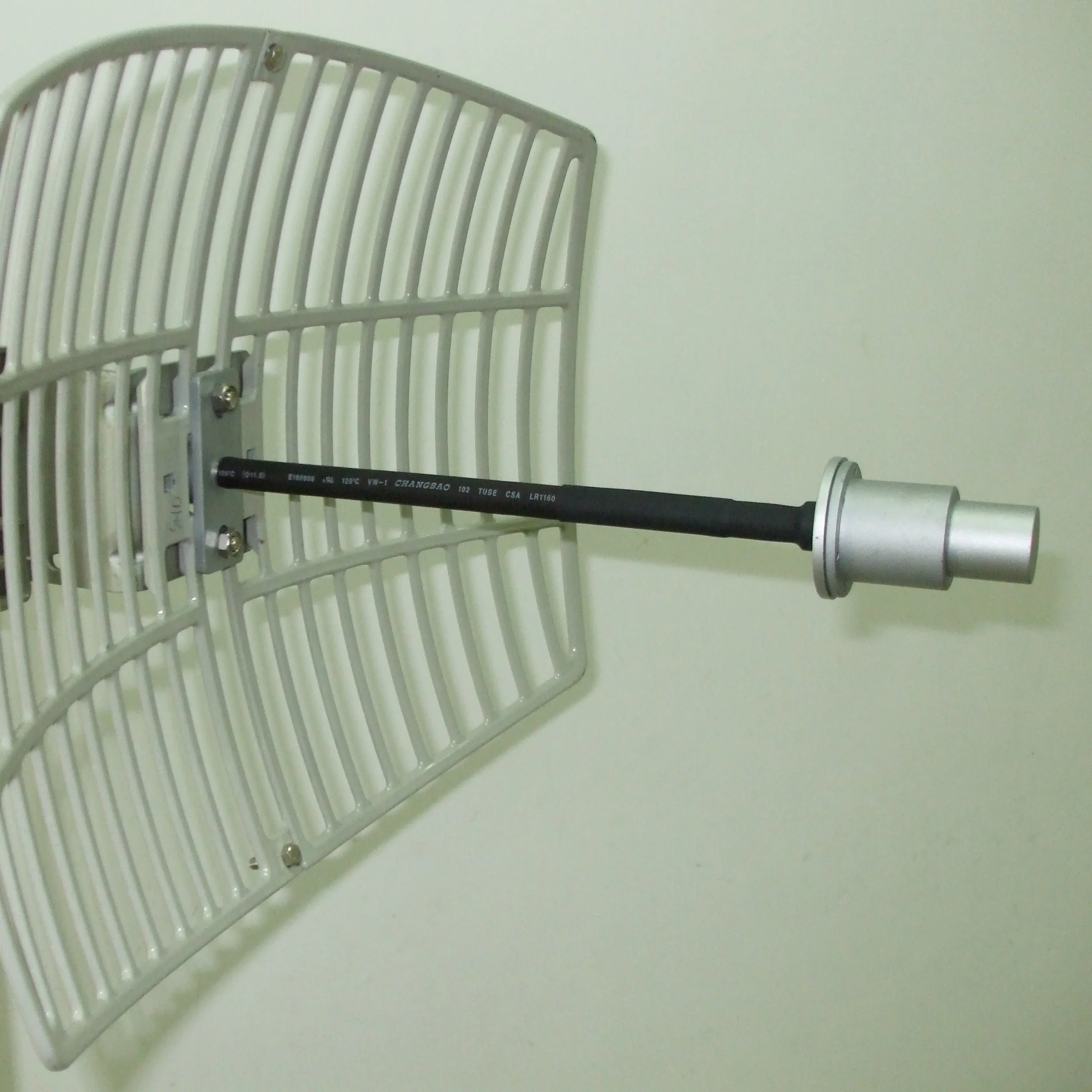 Lte External Wifi Antena Outdoor 5g Antenna 5100-5800mhz Grid Parabolic Antenna 26 dBi rocket dish 5g 30 ubiquity