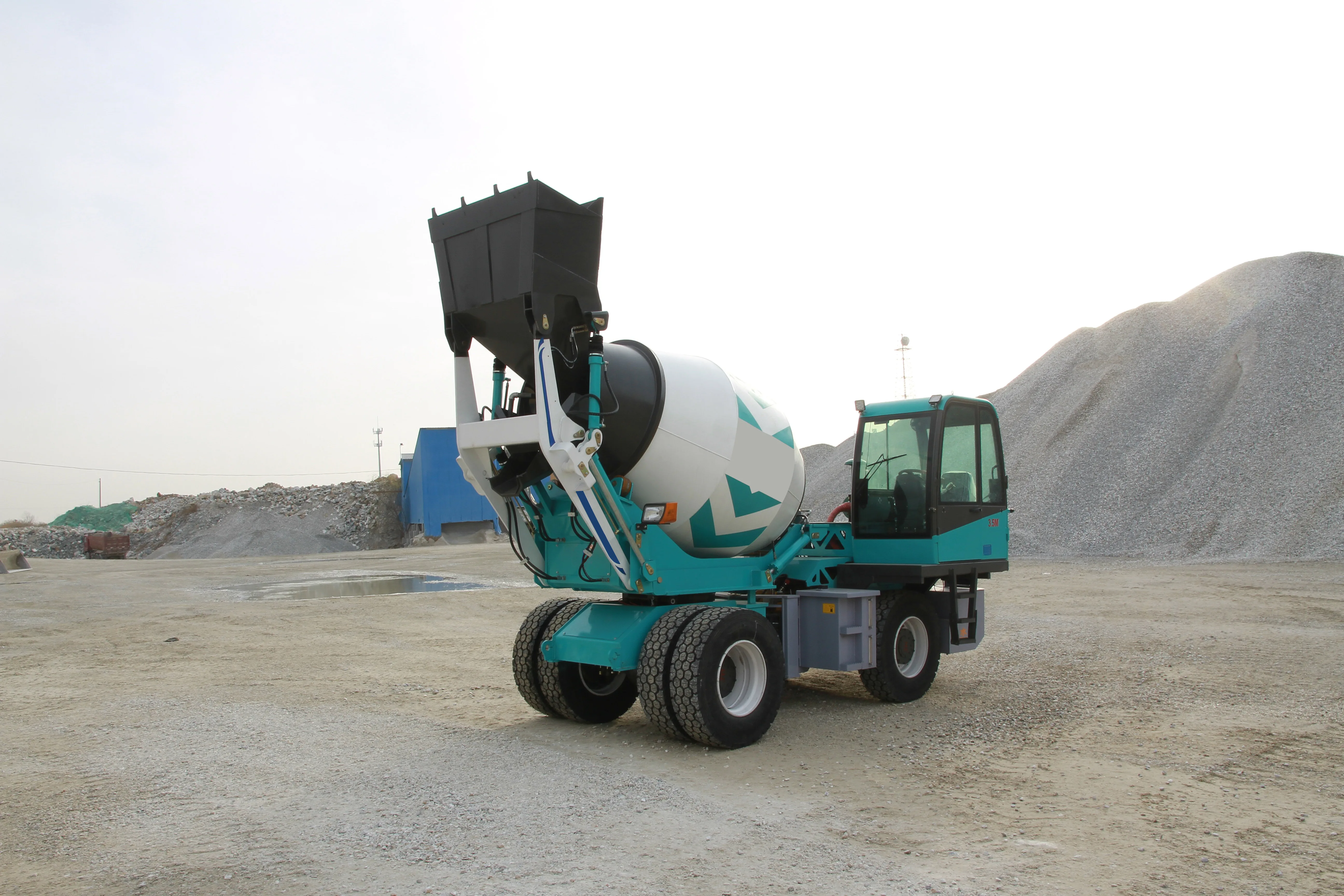 Cheapest self loading concrete mixer truck 1m3 2m3 3m3 4m3 5m3 6m3 concrete mixer and pump