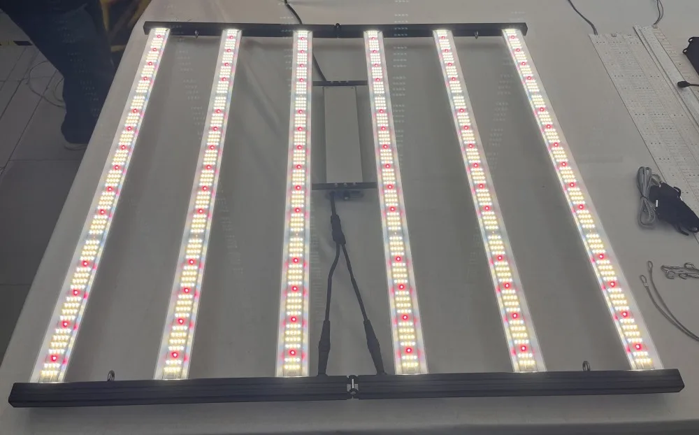 Full Spectrum Light 660nm Plant Light 800w 1000w 1200w LED Plant Grow Lamp For Indoor Vertical Farming