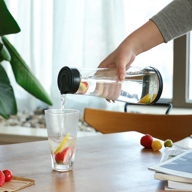 new carafe glass luxury drip-free cold water pitcher kettles jug with plastic lid and spout for home table