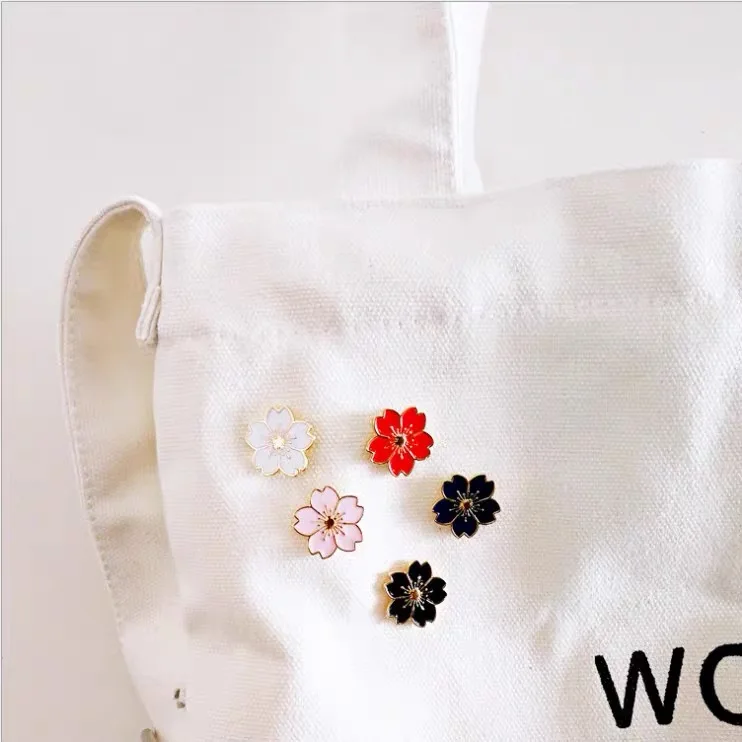 Kunsha Manufacture Customized Metal Enamel Badge Birthday Pin Holiday Celebration Pin Souvenirs Butterfly Custom Folk