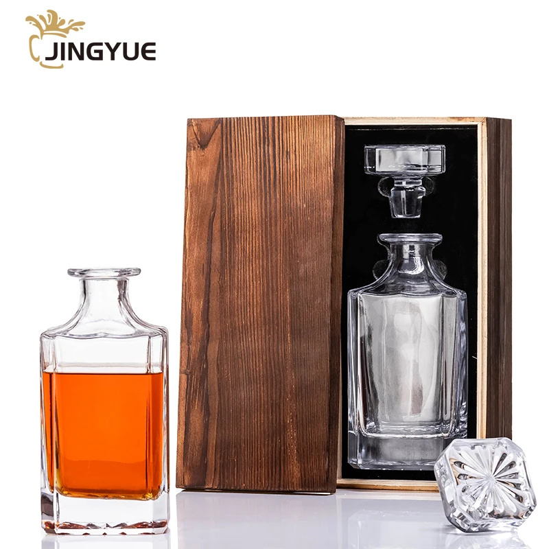 Italian 25oz Lead-Free Glass Square Whiskey Decanter with Stopper for Wine Brandy Liquor Vodka in Wooden Storage Gift Box