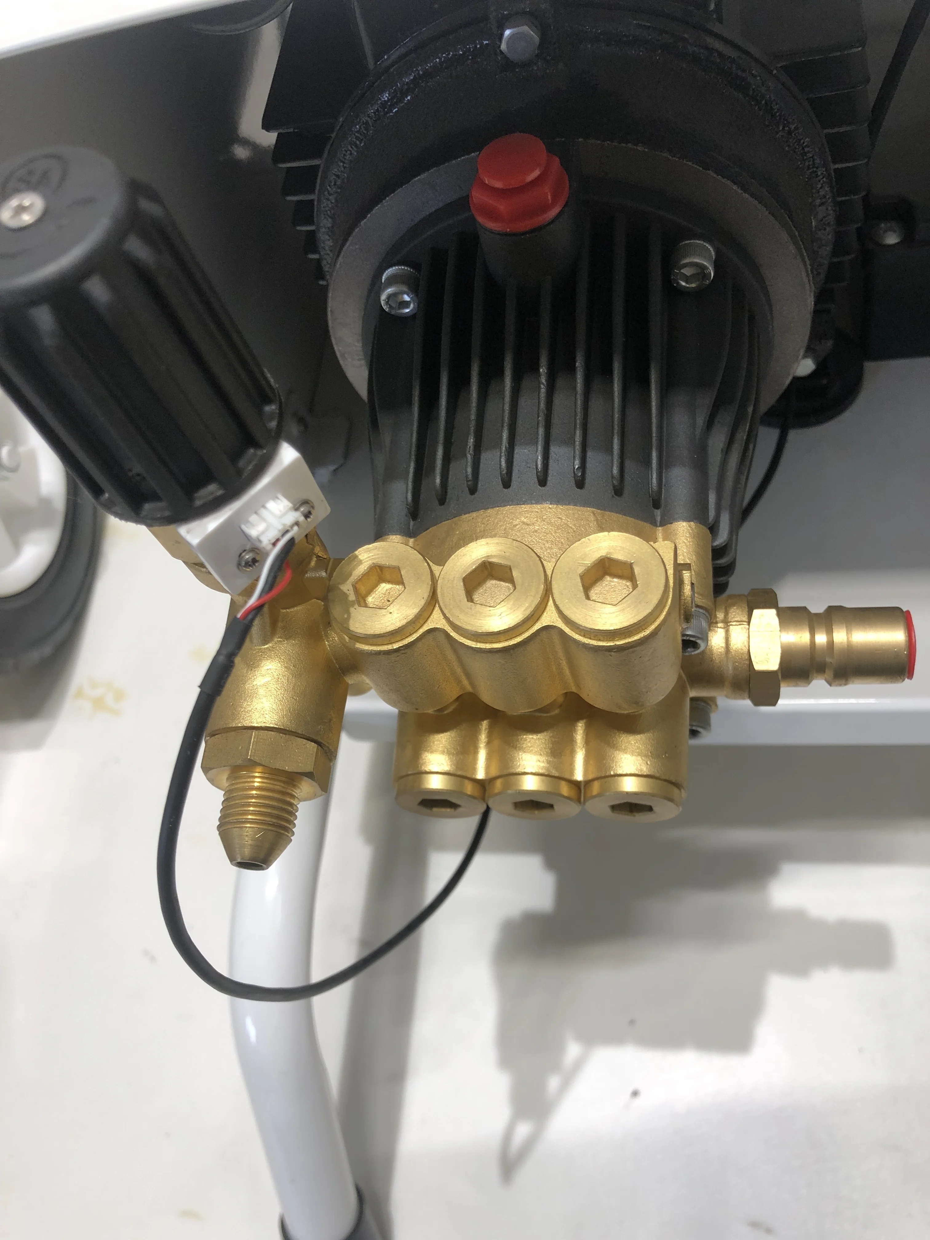 3KW 220V Electric Industrial Cleaning Equipment Single Phase Electric 1850PSI 130bar Industrial Pressure Washer (CE)
