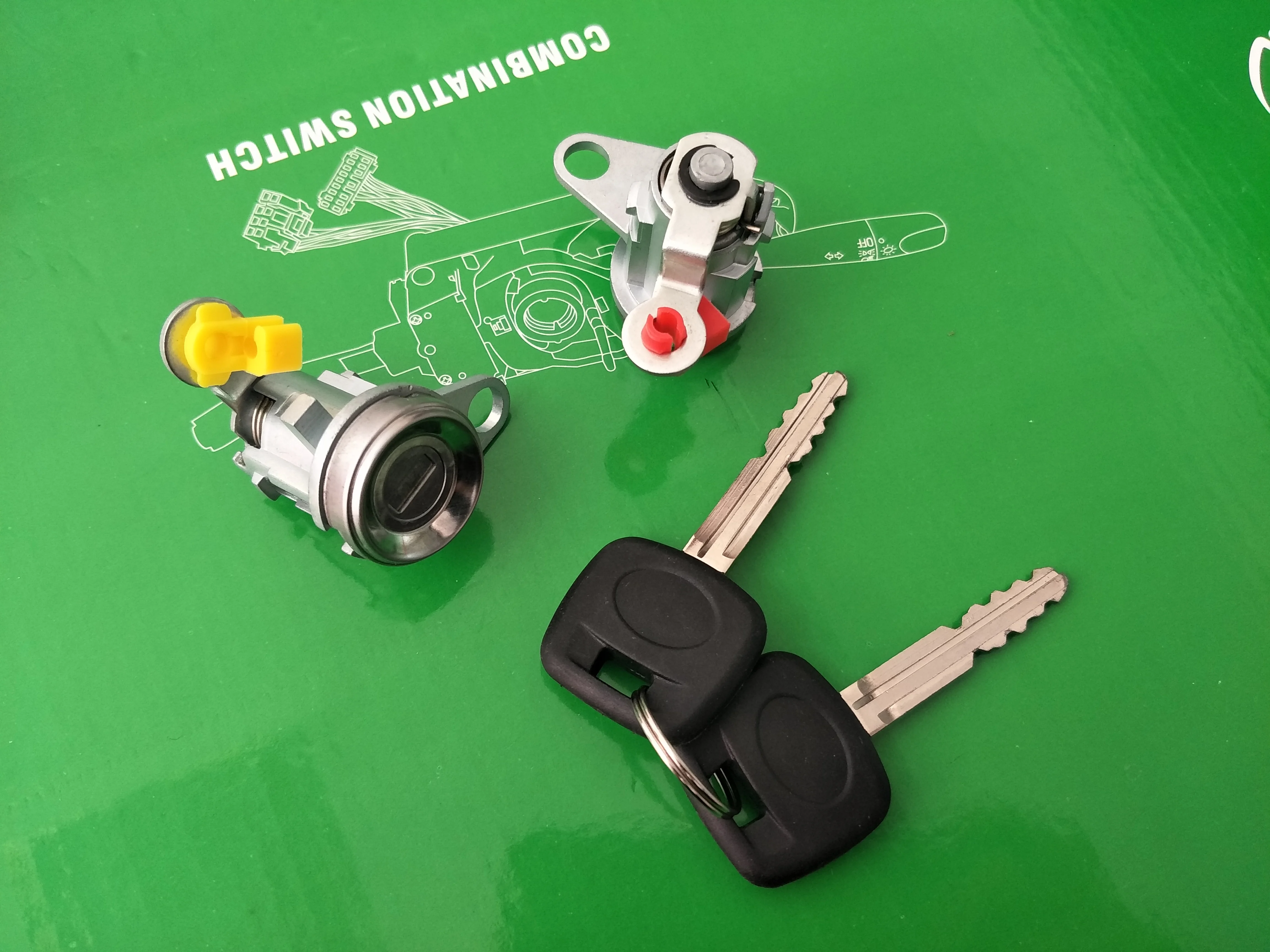  Заводской дверной замок Corolla AE100 93-97 96-01 69052-12340 69052-12360 69052-13150