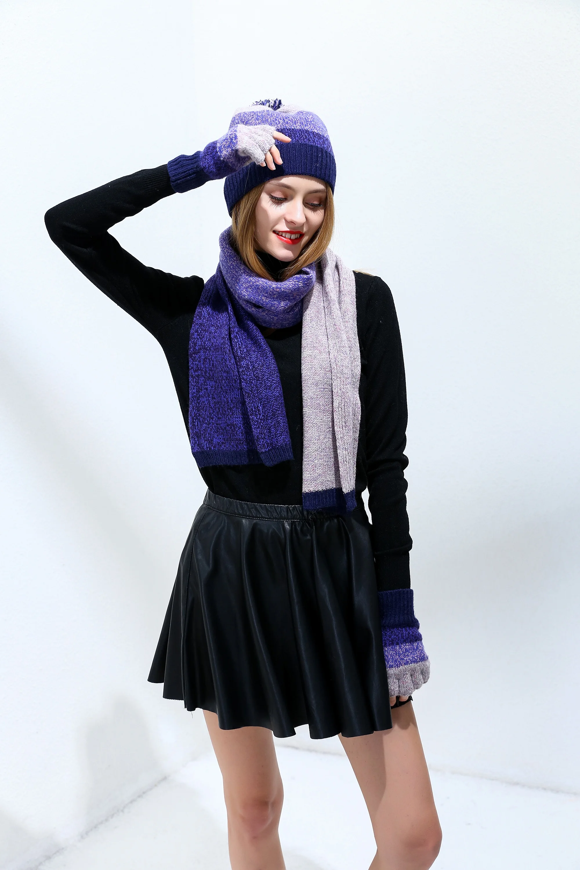 
2019 Women Scarf gloves Hat Set Knitted Wool Lambswool man unisex Scarves hat Tippet Gloves With beanie Hats For Winter autumn 