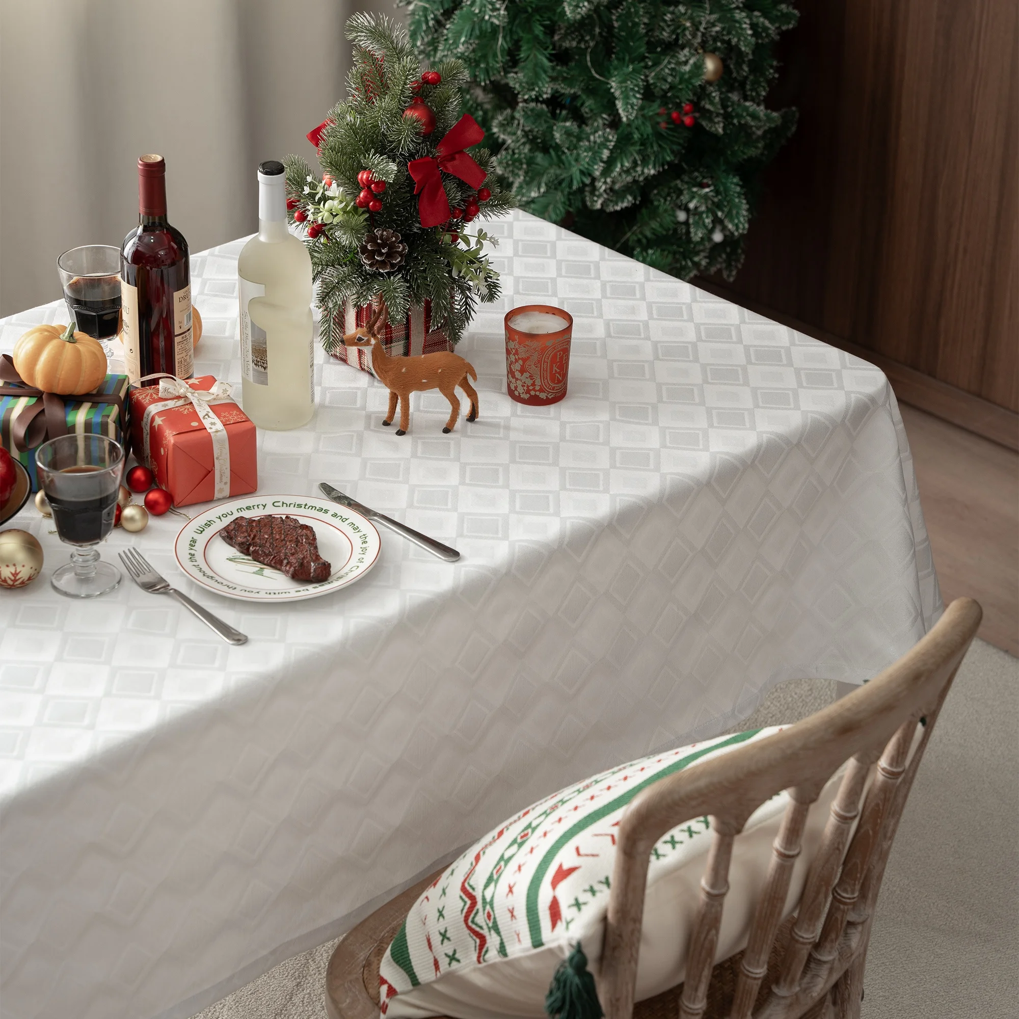 New Design Solid Colour Jacquard Wire Table Cover Wholesale High Quality Christmas Tablecloths