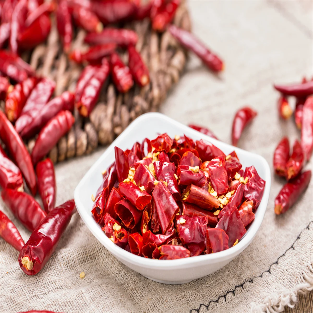 Wholesale Red Smoked Paprika Chilli Flake Red Hot Chili Pepper Flakes/crushed Quality Spicy Crushed Red Chilli