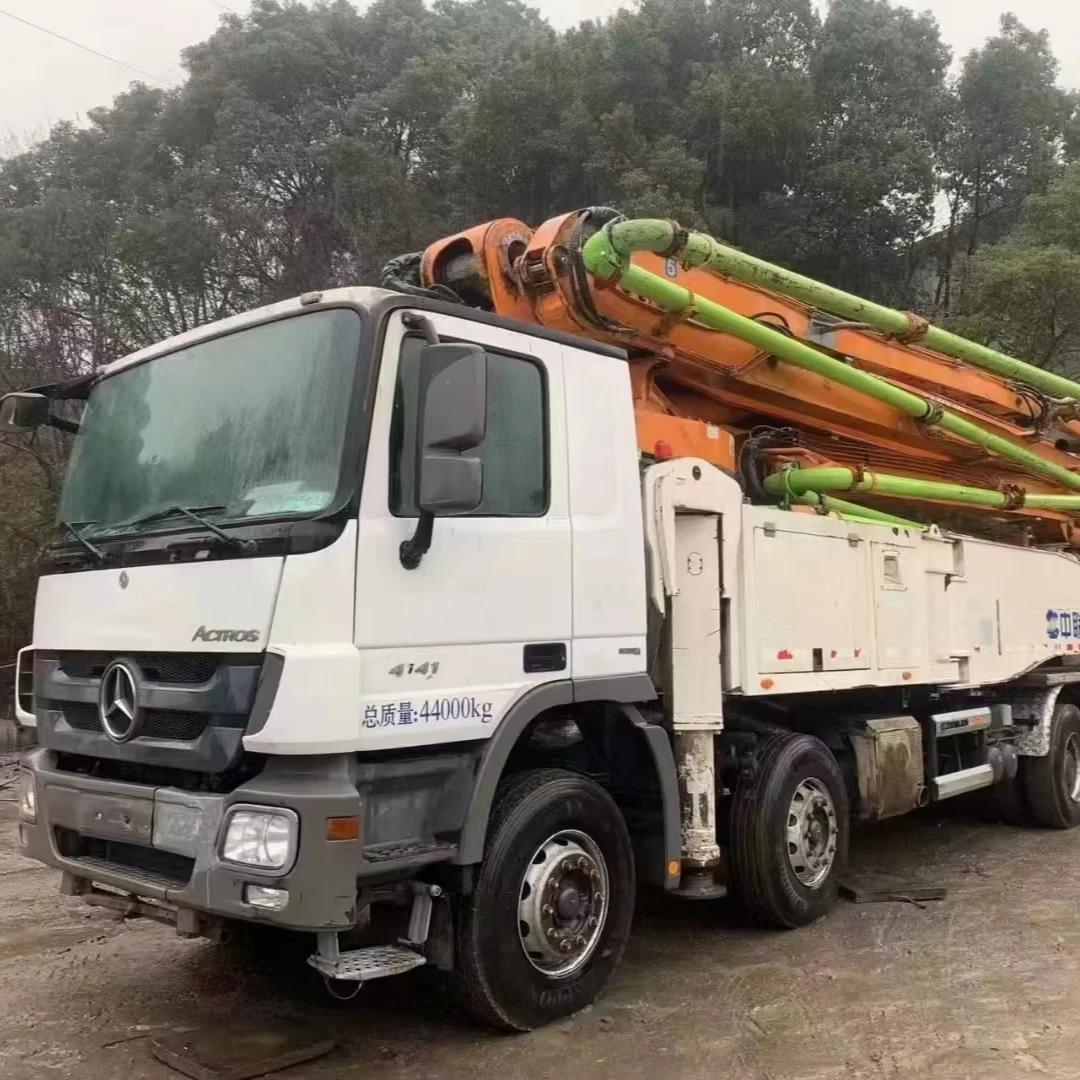 14 Years Zoomlion Mer cedes Benz 56 Meter Used Concrete Pump Truck 51 Meter Horizontal Conveying Distance Diesel