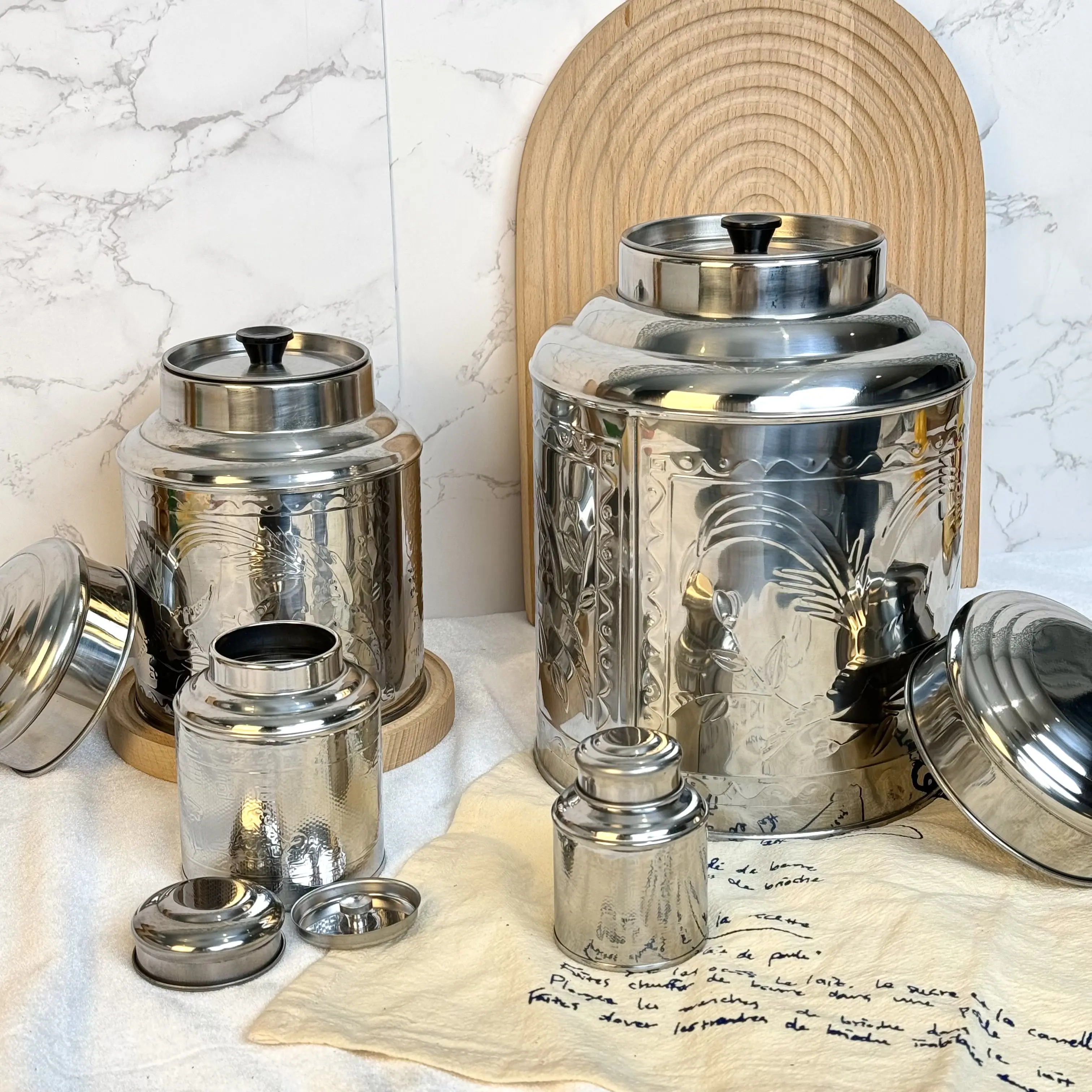 Stainless Steel Tea Tins 25 Grams Round Coffee Tin Can Custom Logo Luxury Tinplate Metal Black Tea Tin Container