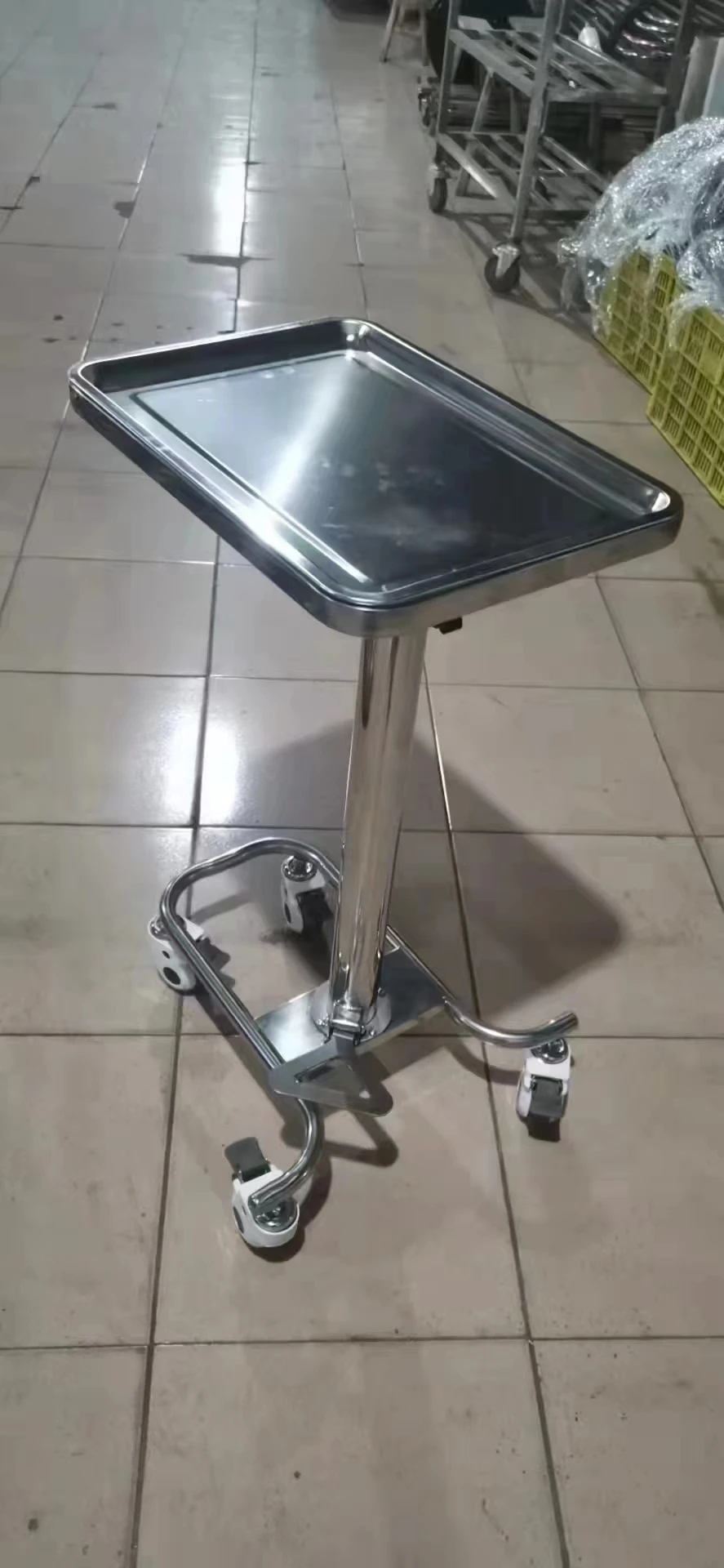 High Quality Instrument Cart  Stainless Steel trolley Hospital Furniture height adjustable surgical Hydraulic mayo table