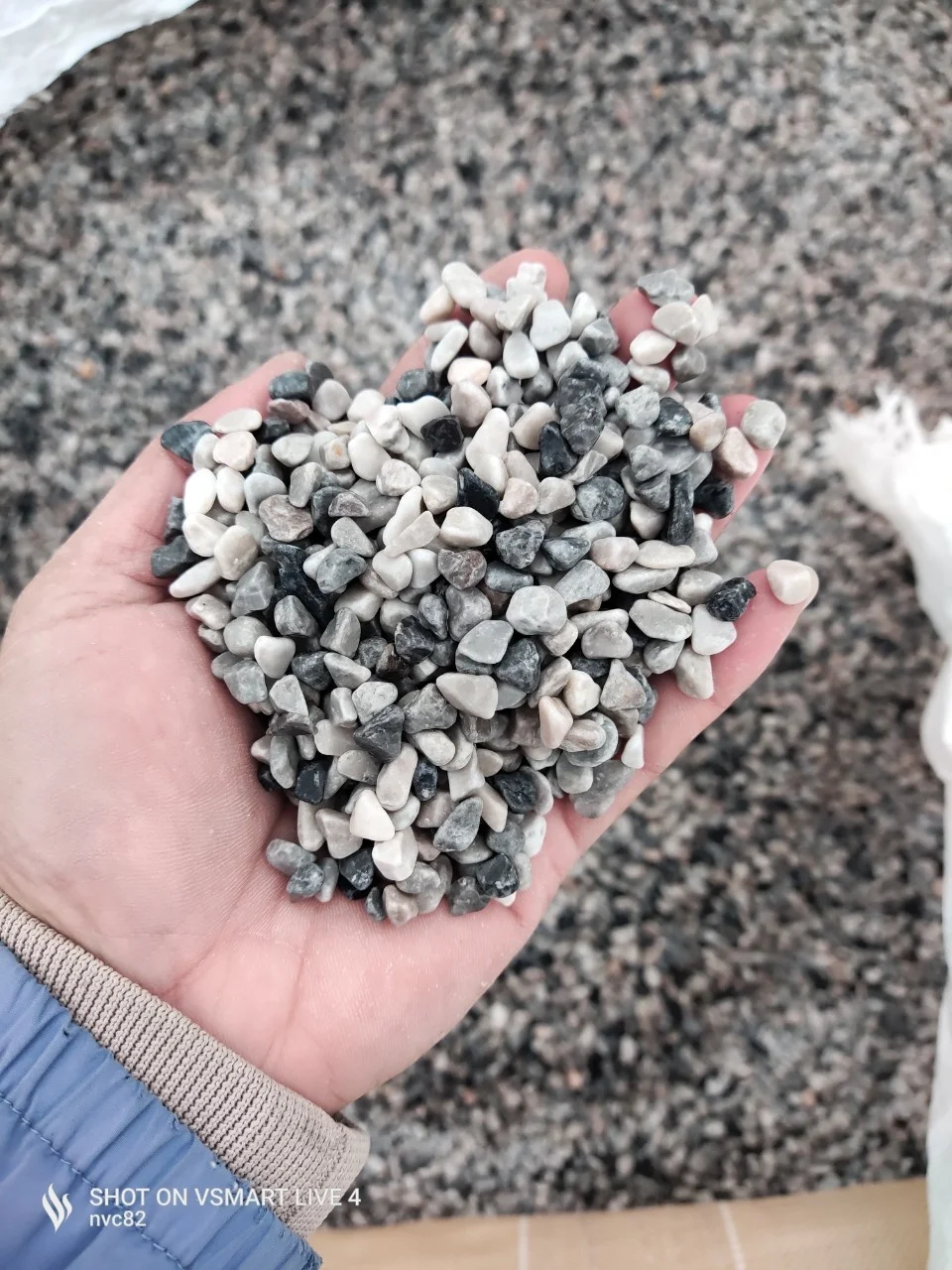 Low Price Small Rocks Grey Pebble Stone for Decoration